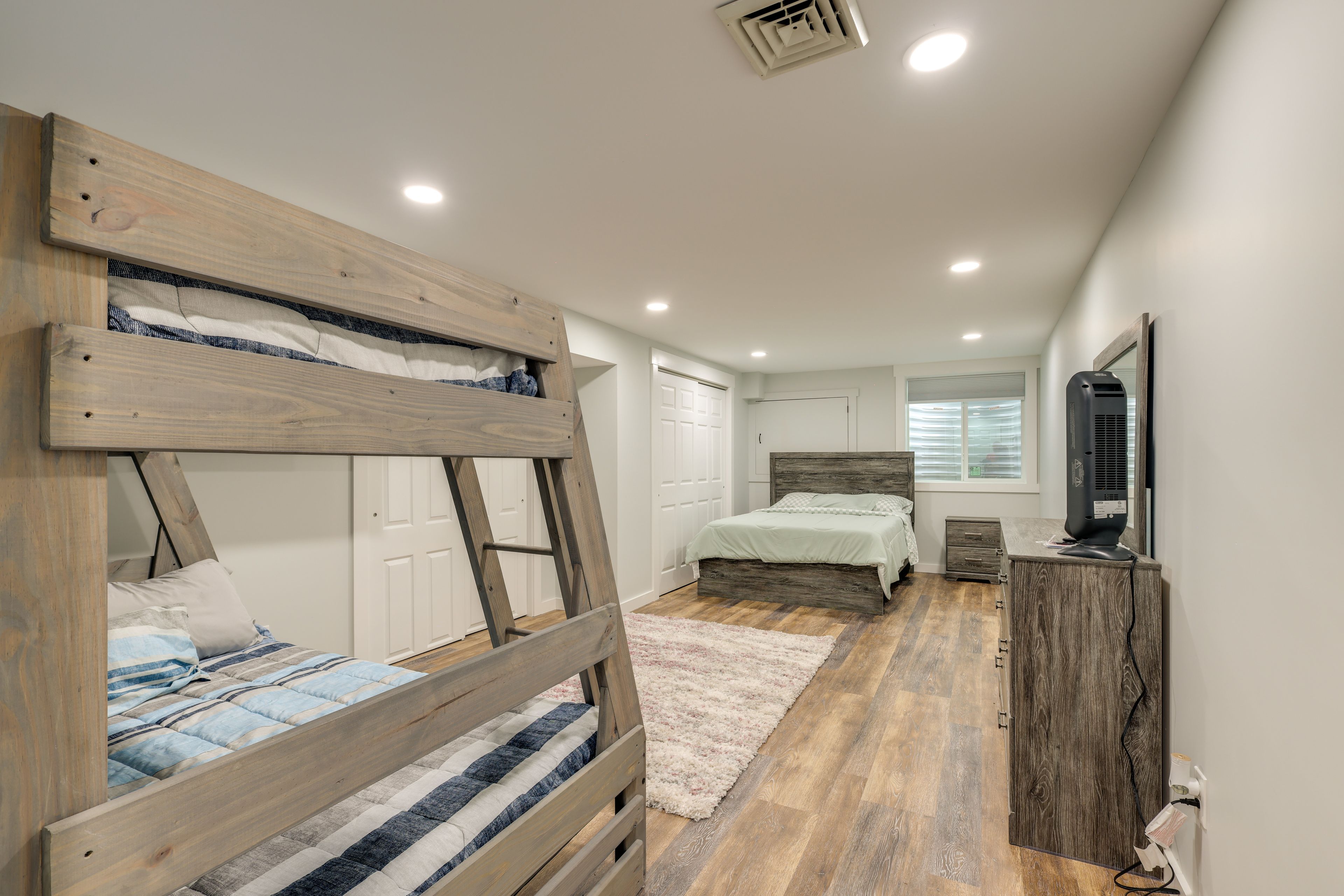 Bedroom 3 | Queen Bed | Twin Bunk Bed | Flat-Screen TV