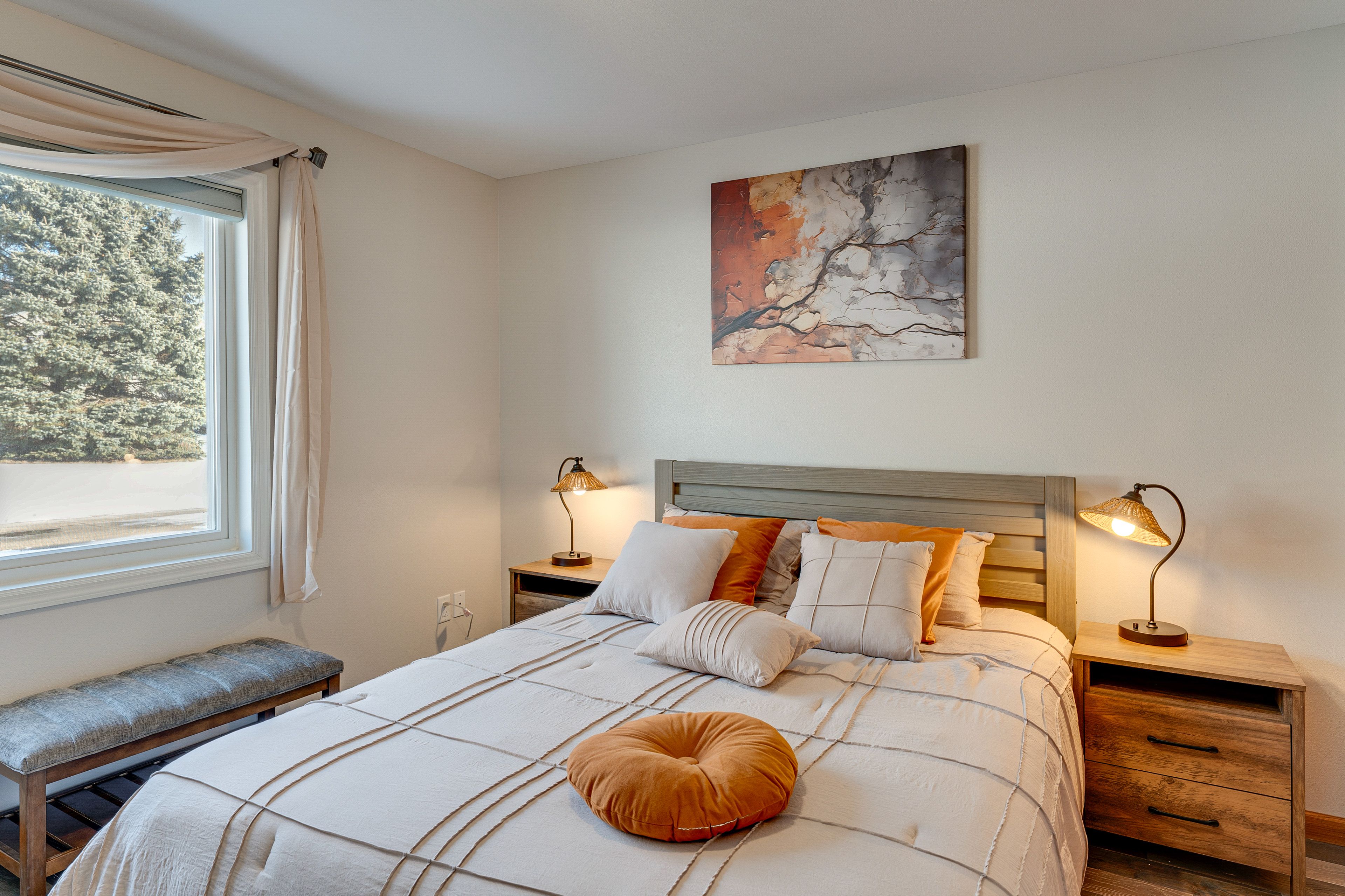 Bedroom 2 | Queen Bed