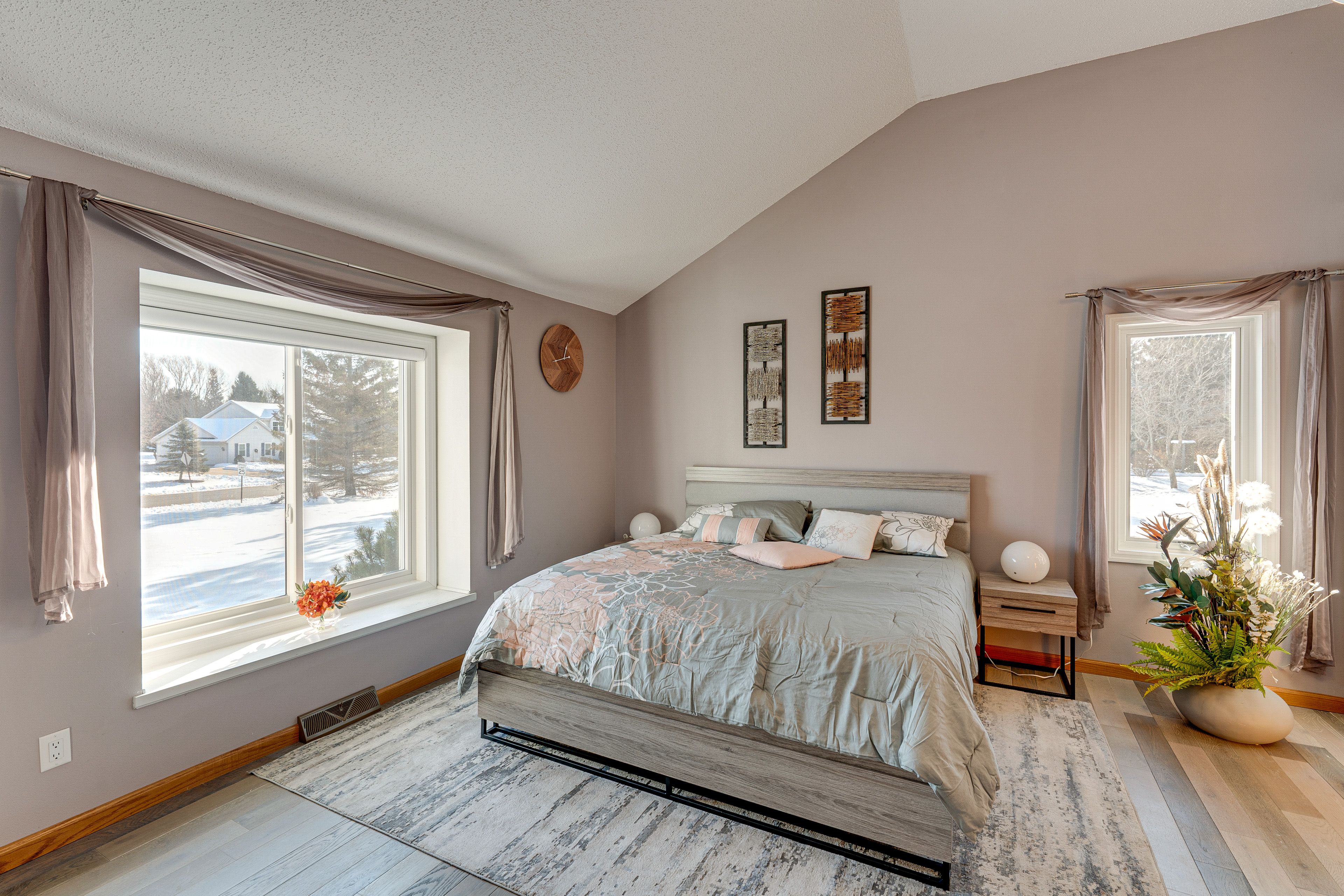 Bedroom 1 | King Bed | Smart TV