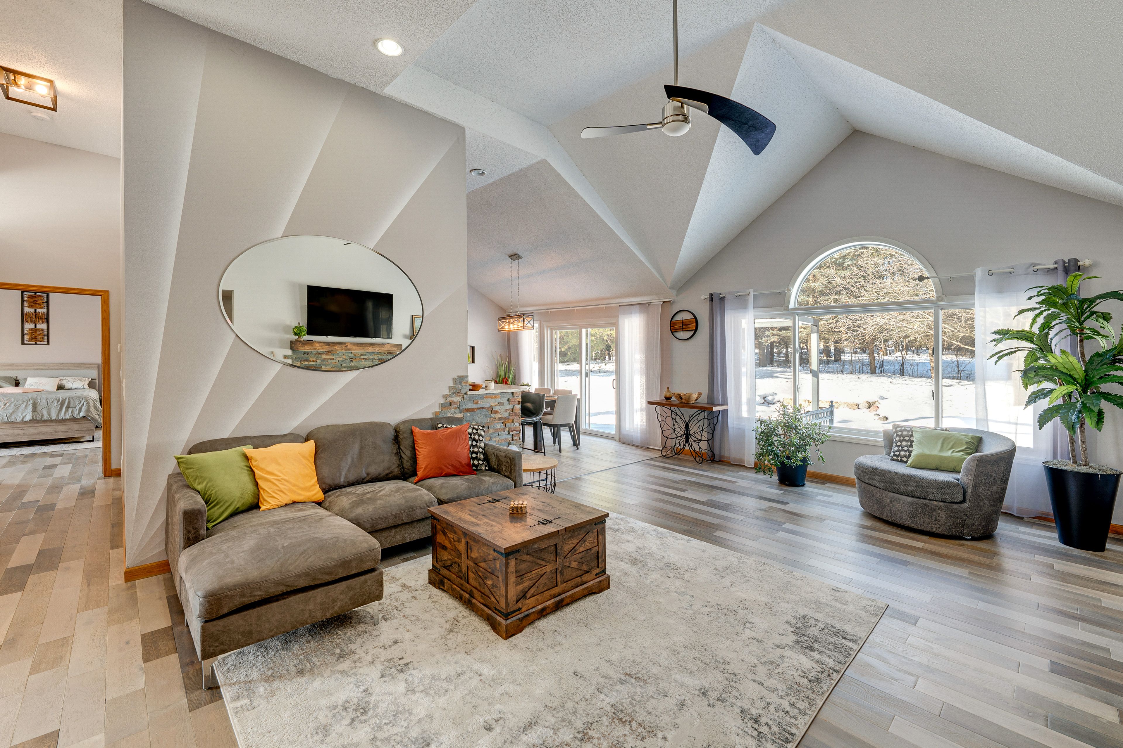 Living Room | Smart TV | Fireplace