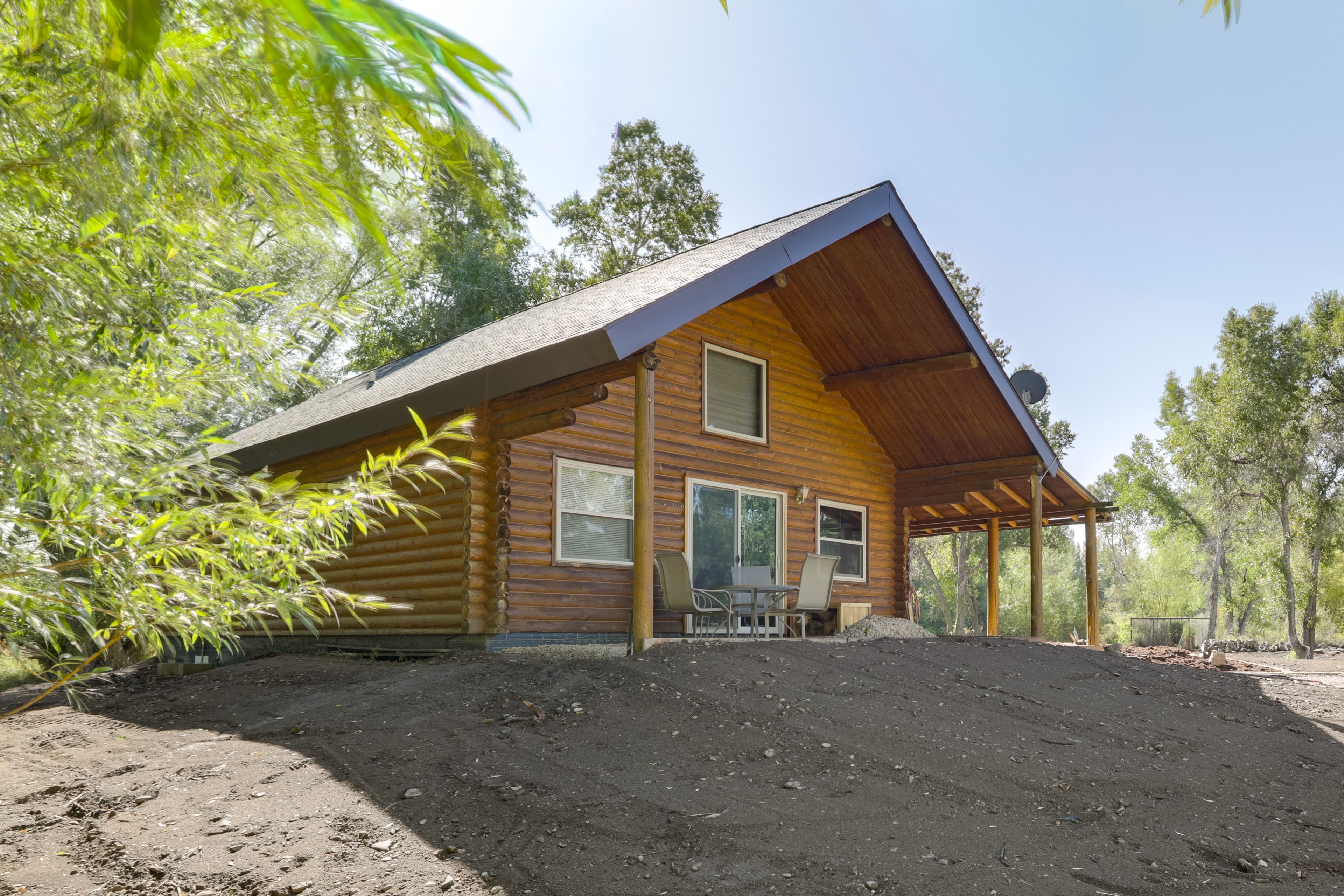 Exterior | Covered Patio | Outdoor Dining | Gas Grill