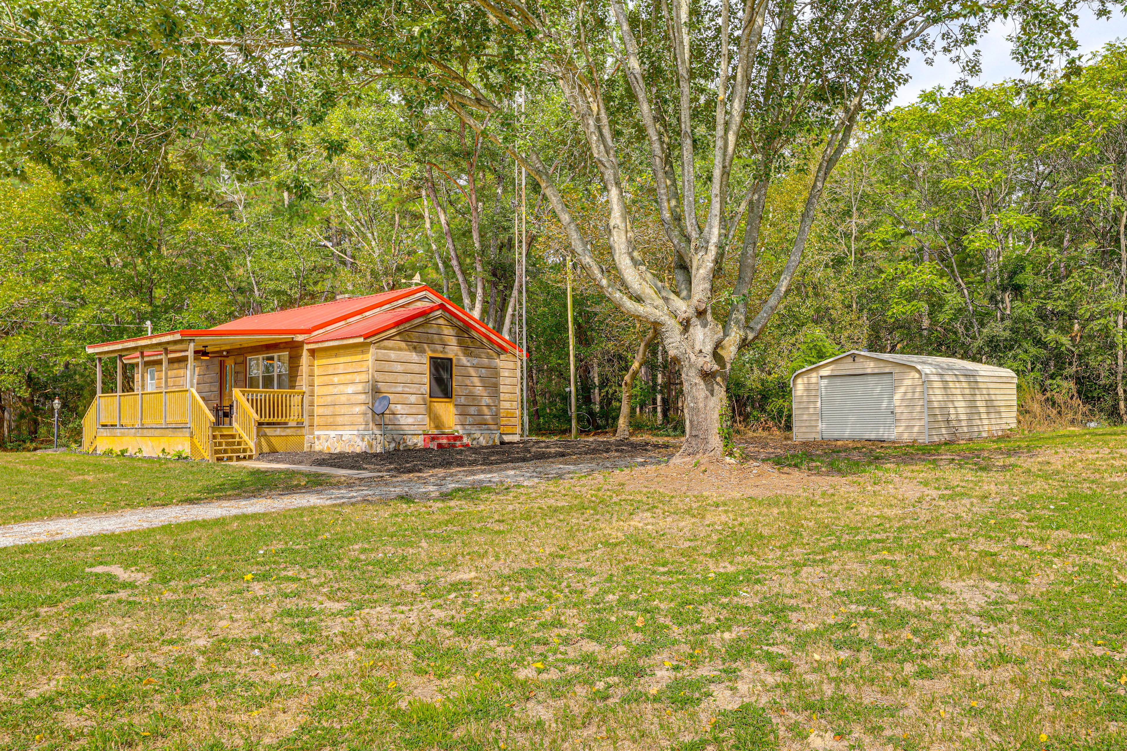 Lincoln Vacation Rental | 3BR | 1BA | 988 Sq Ft | 6 Steps to Access