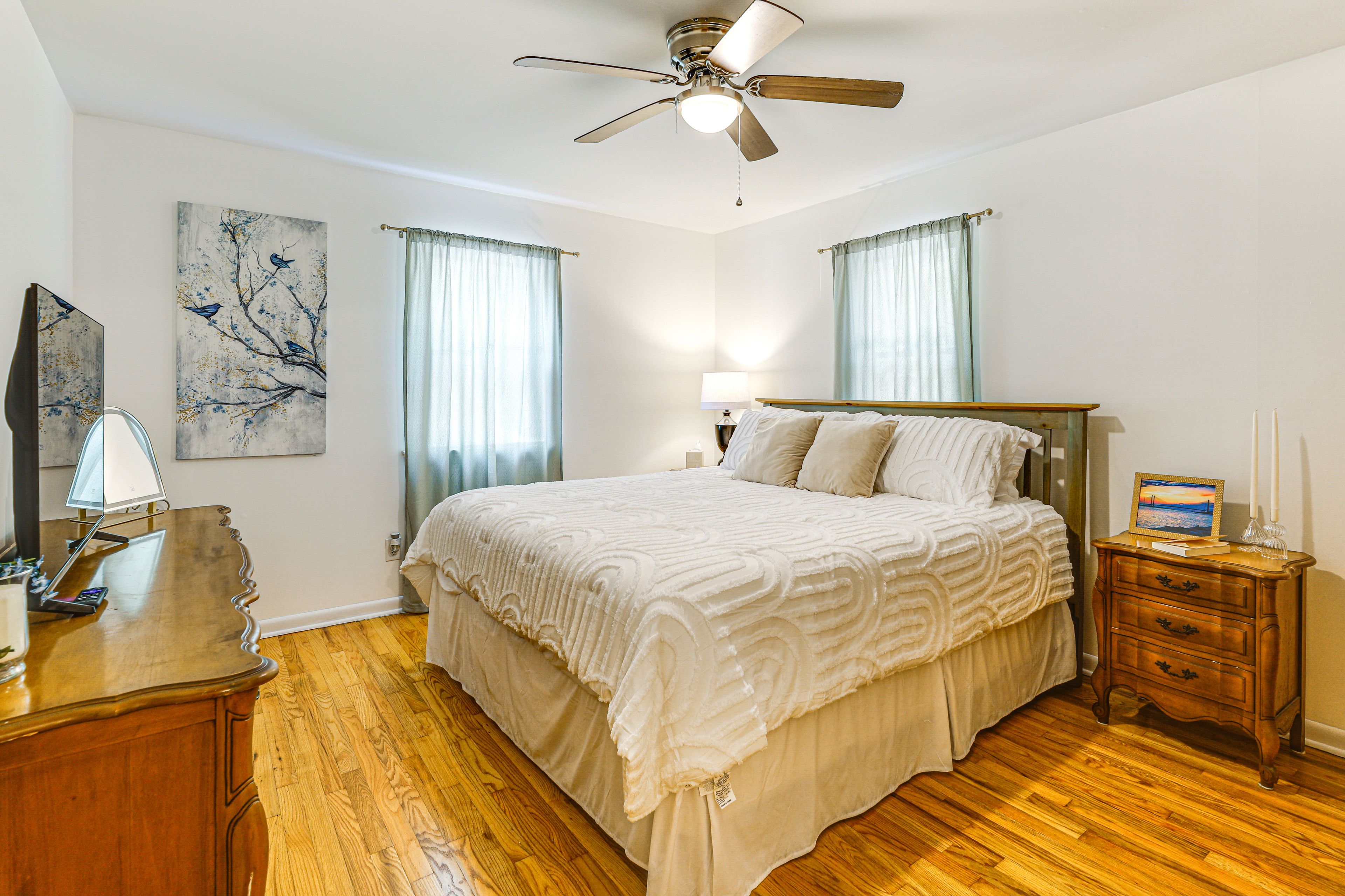 Bedroom 1 | King Bed