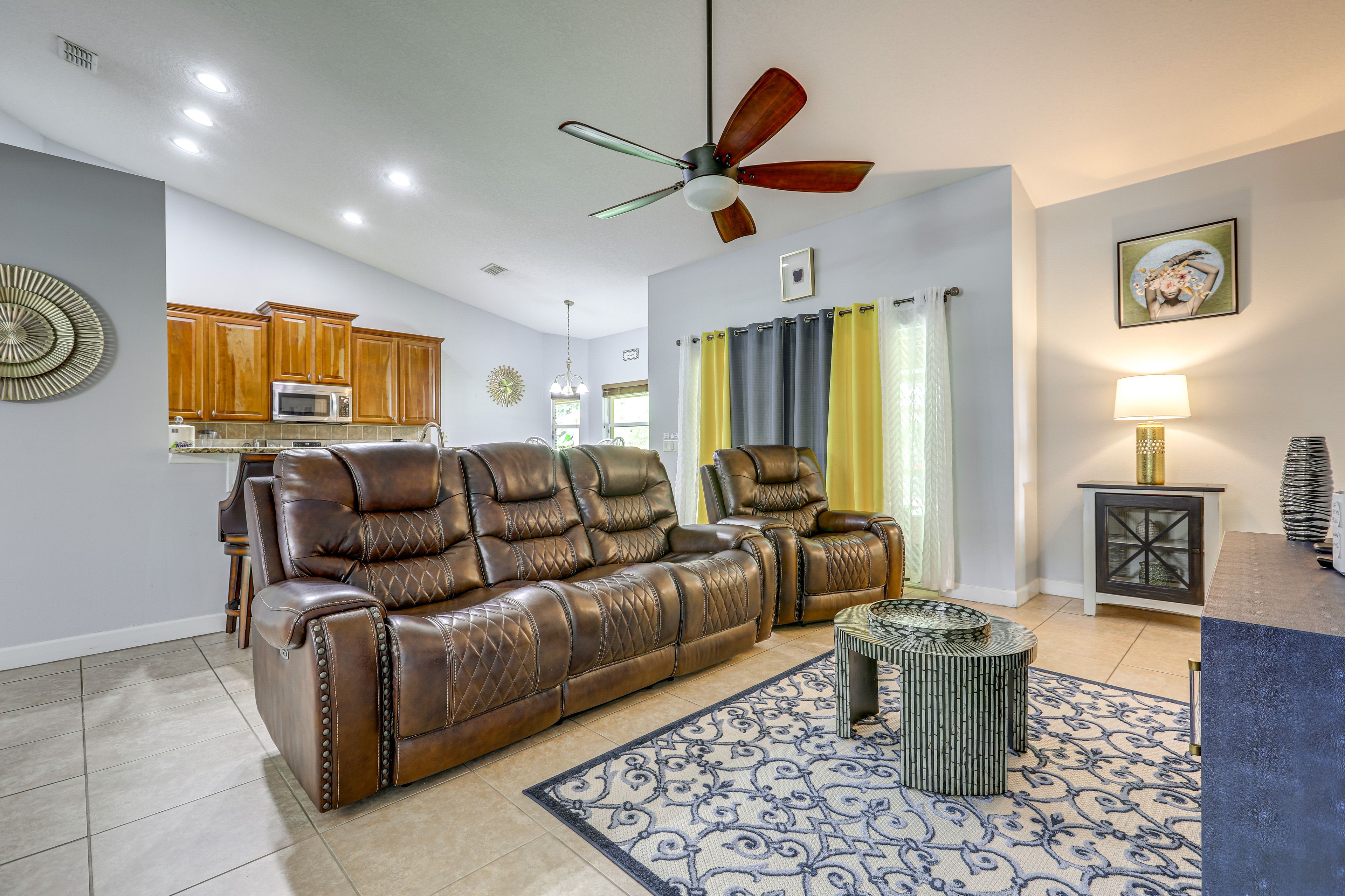 Living Room | Smart TV