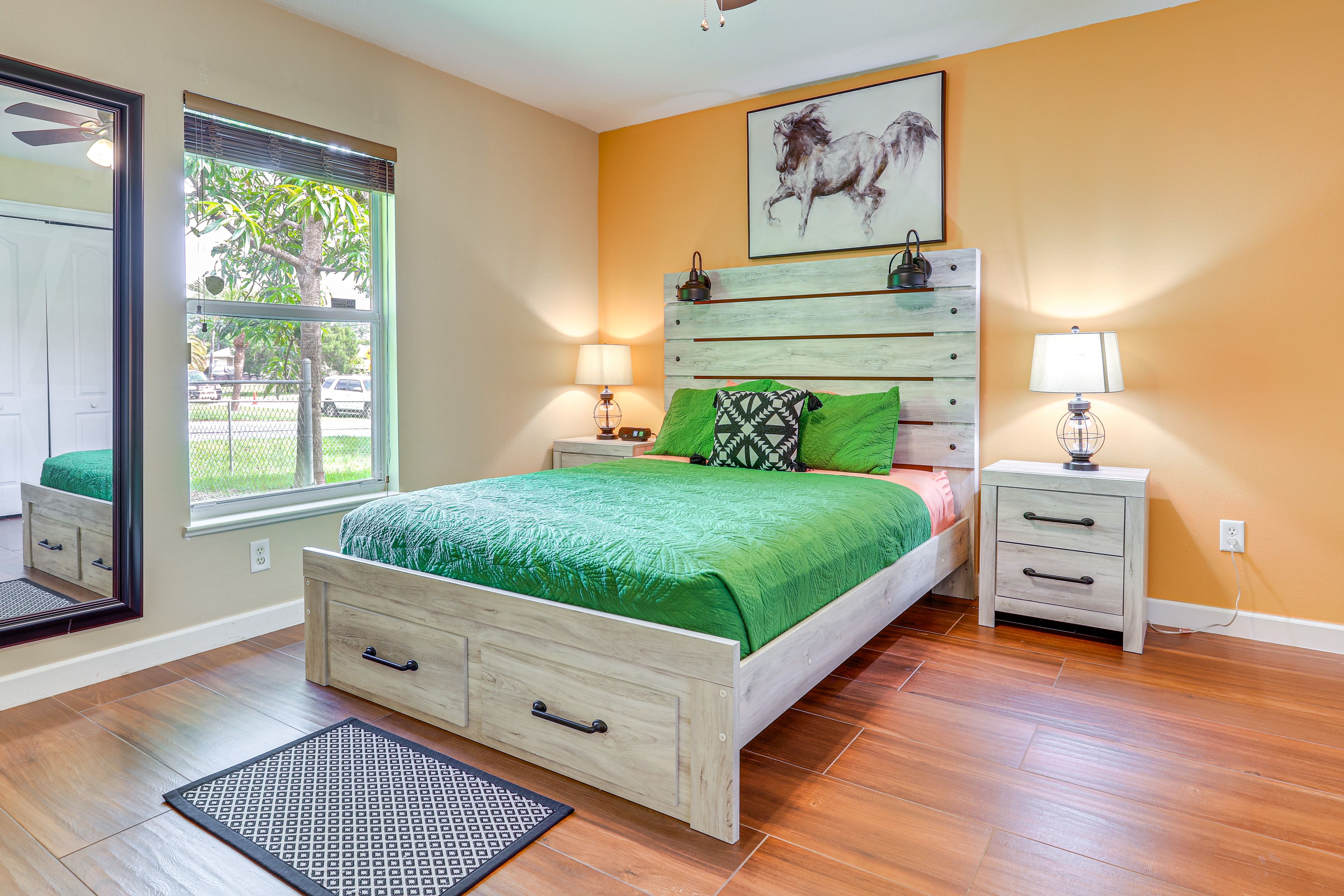 Bedroom 2 | Queen Bed