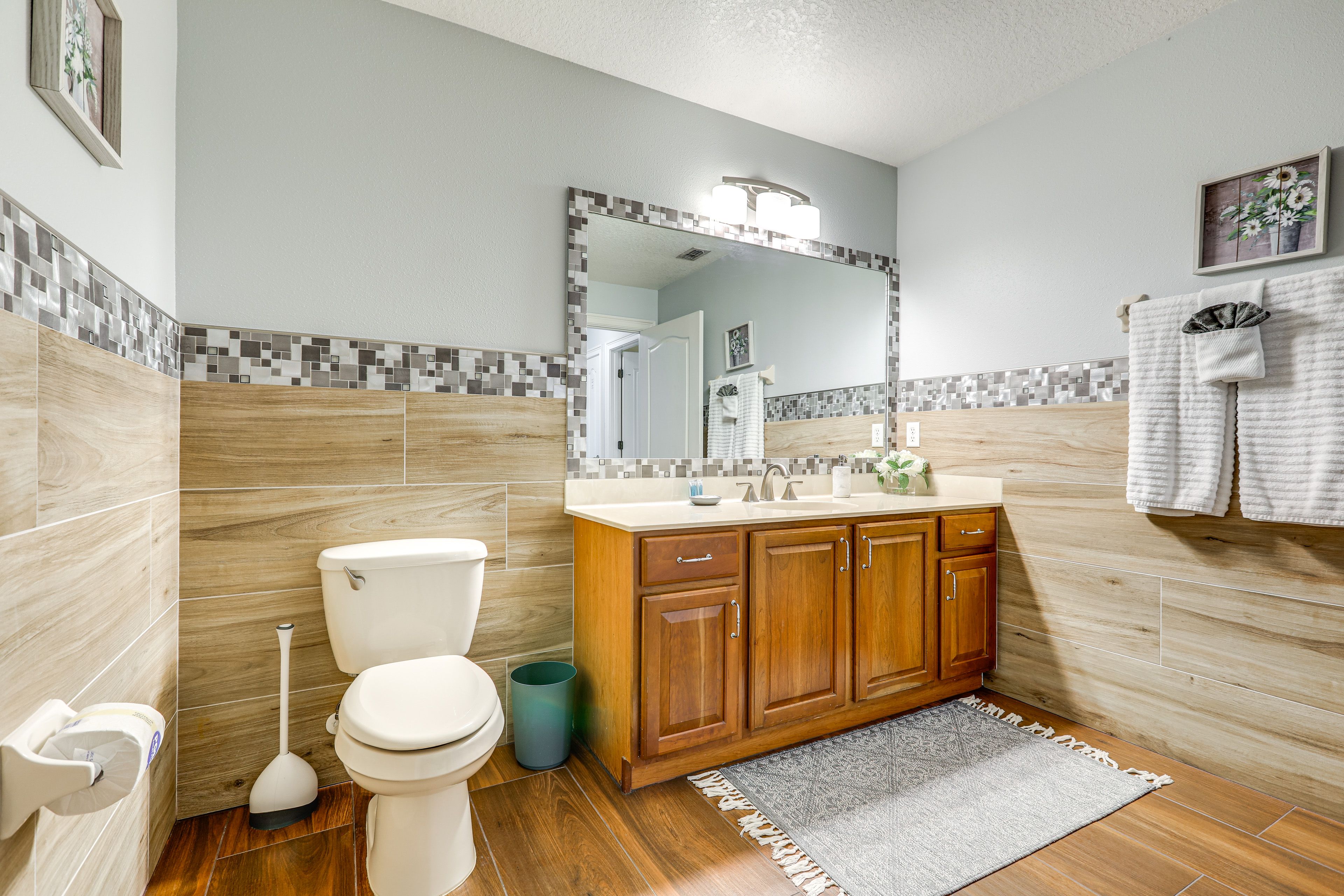 Full Bathroom | Complimentary Toiletries