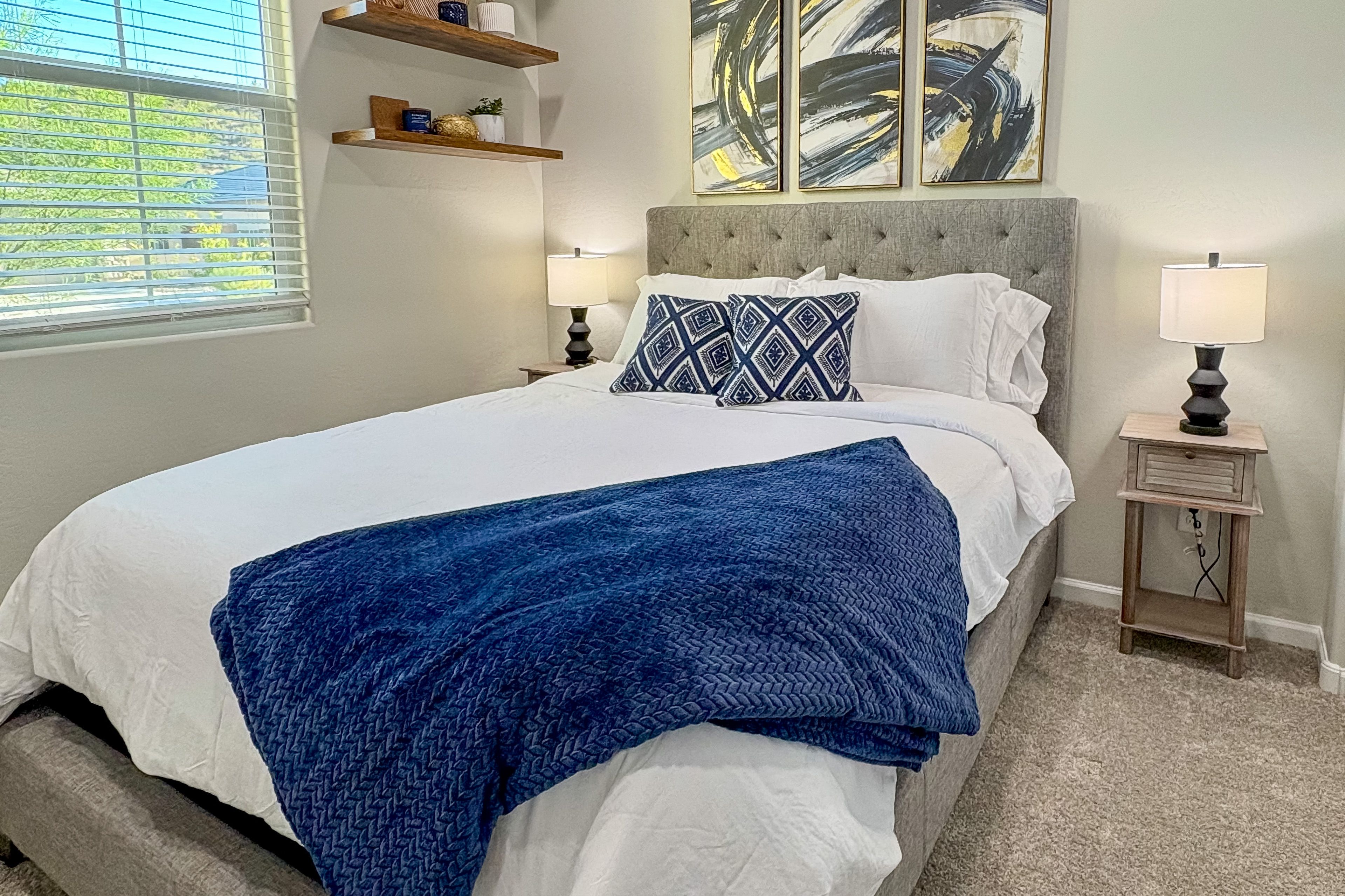 Bedroom 3 | Queen Bed