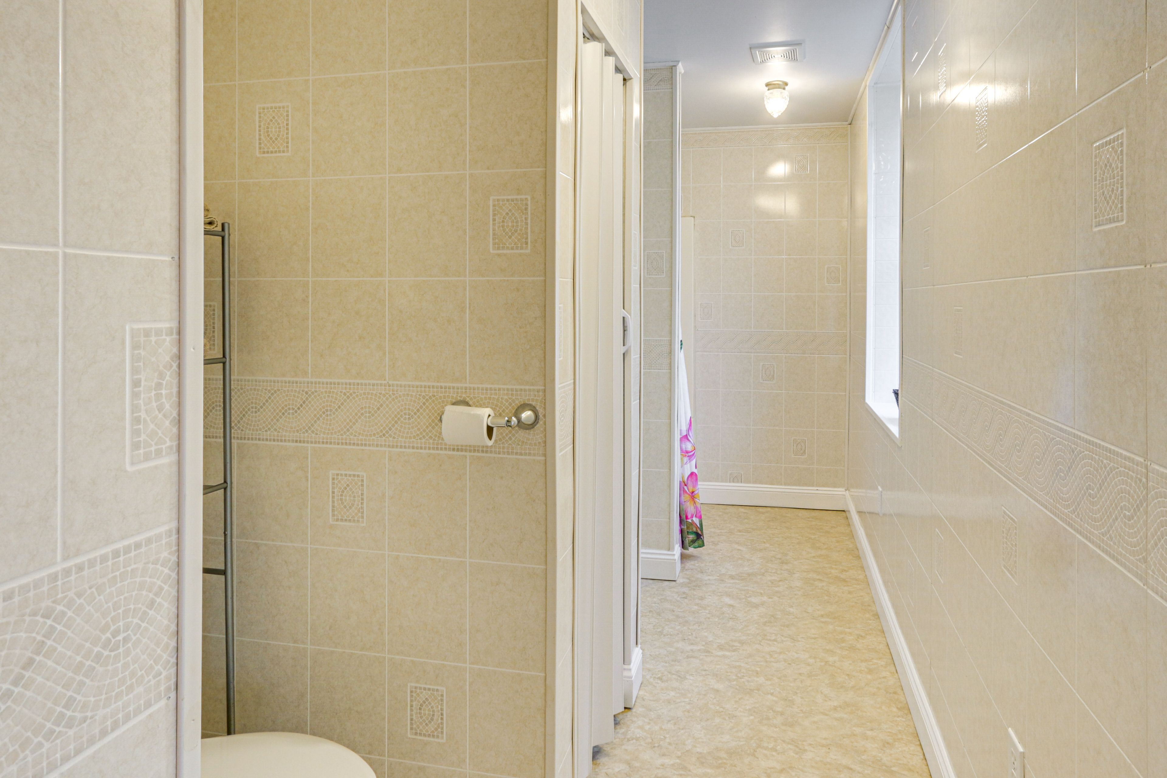 Full Bathroom | 1st Floor