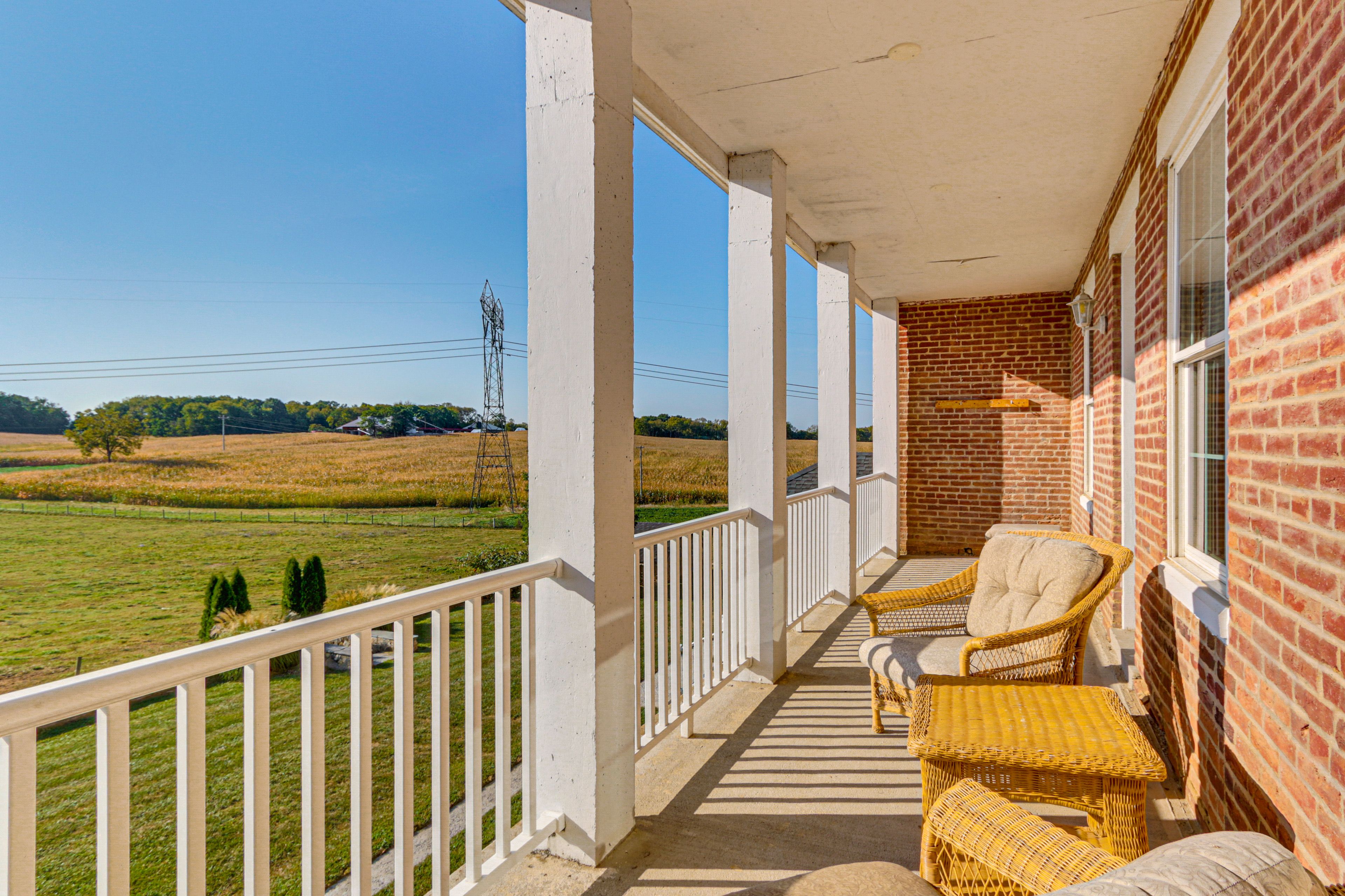 Boonsboro Vacation Rental | 4BR | 2BA | Stairs Required | 5,000 Sq Ft