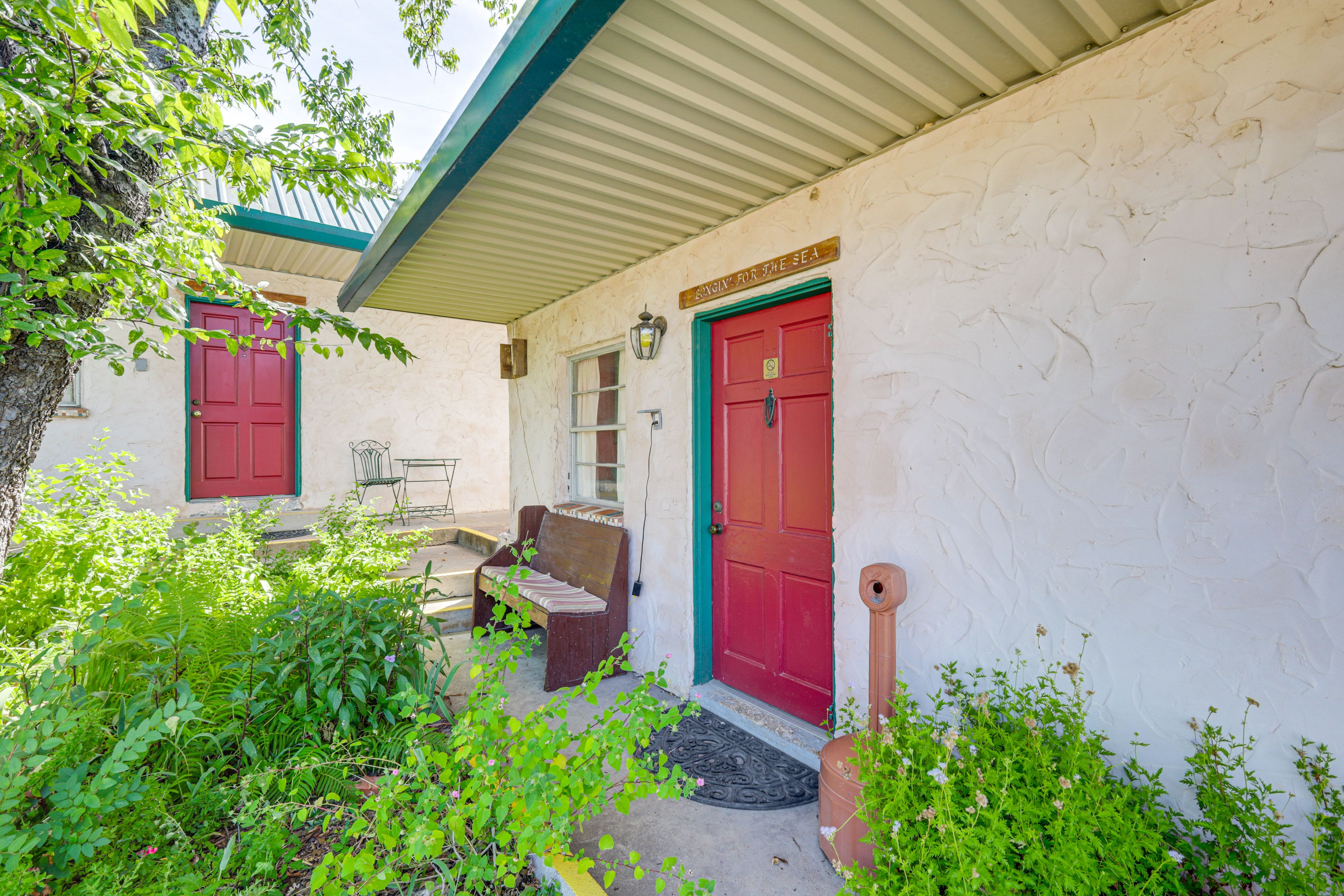 Exterior | Parking | Community Parking (1 Vehicle)