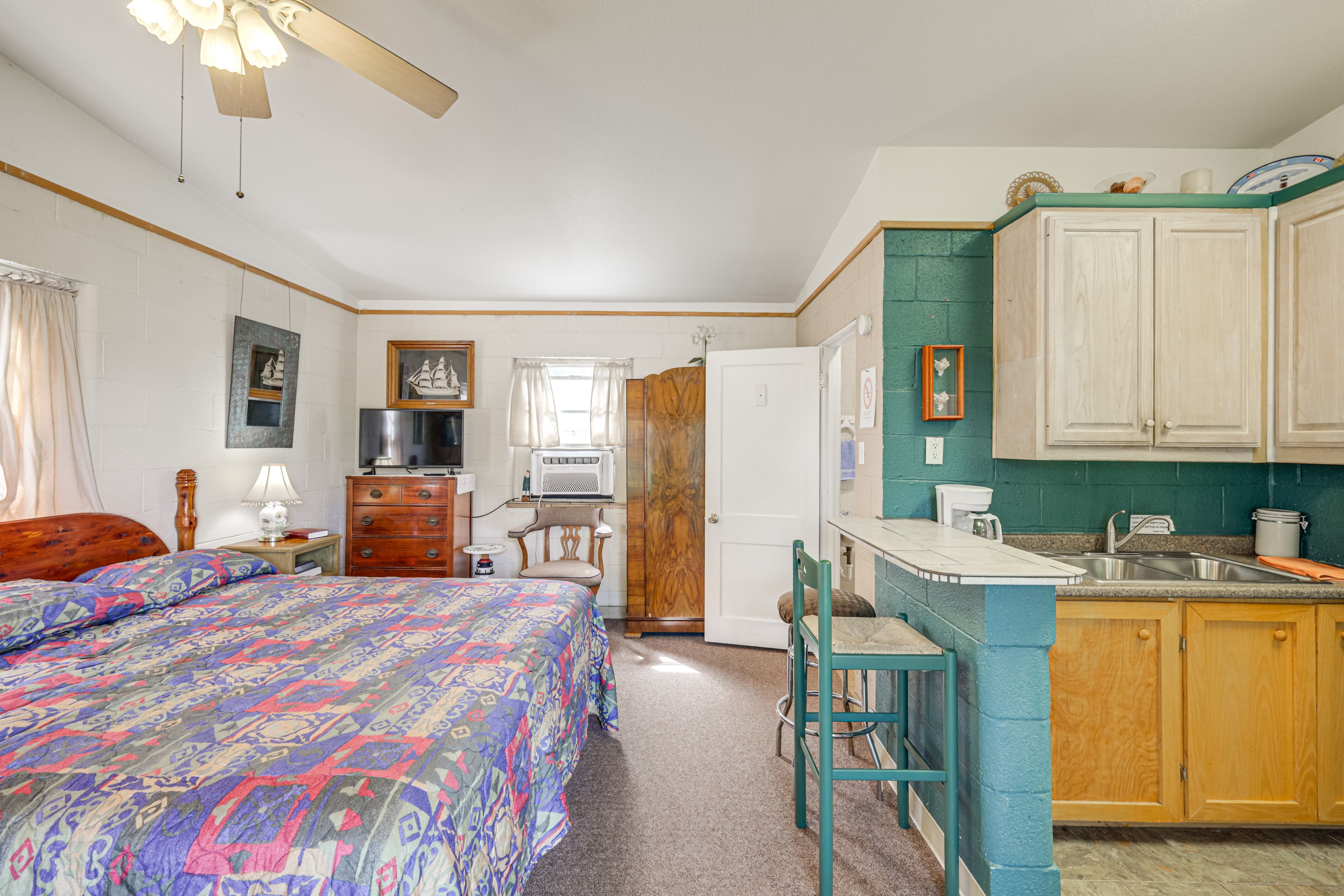 Whitney Vacation Rental | Studio | 1BA | 300 Sq Ft | 1 Step to Enter