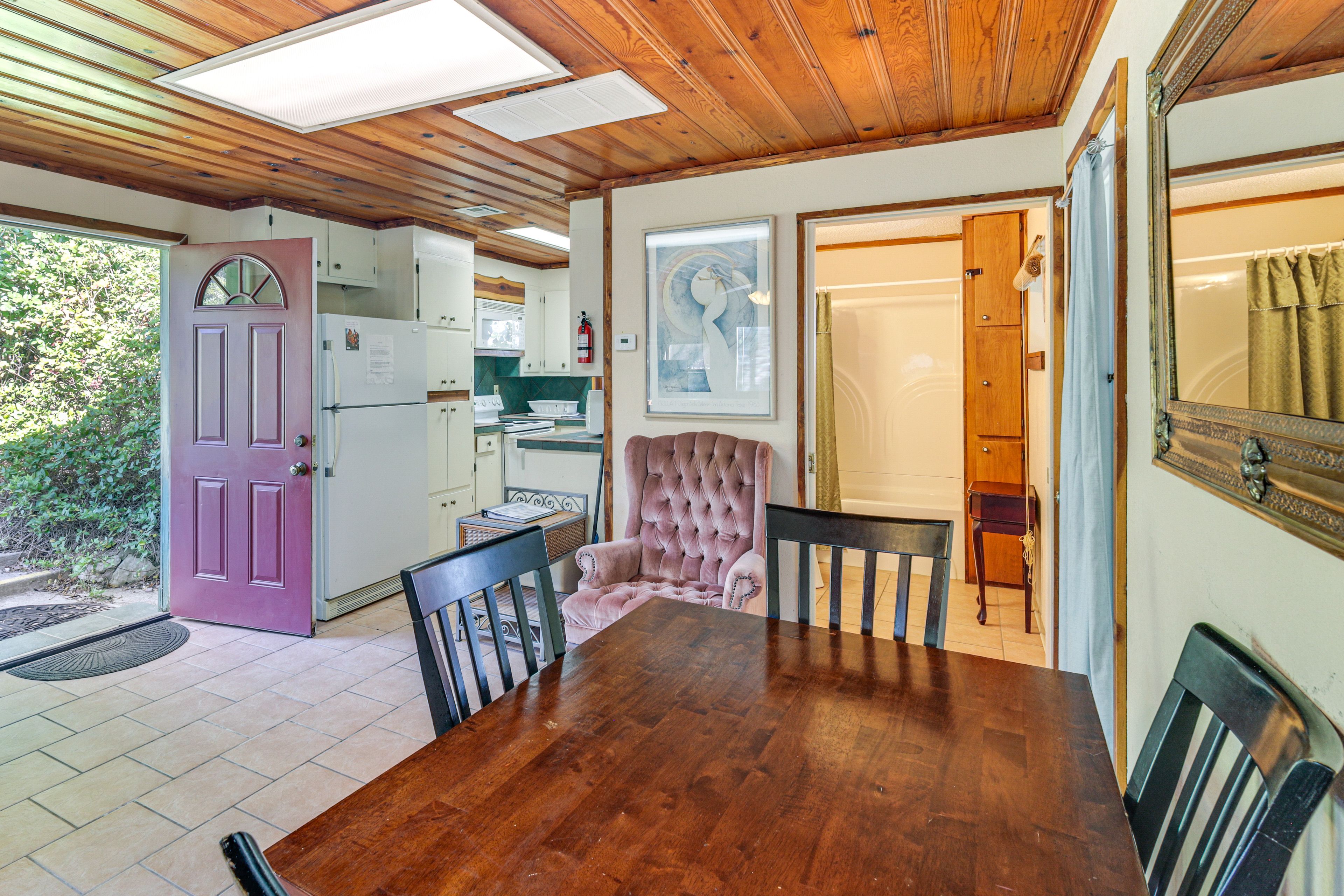 Dining Area | Dishware & Flatware