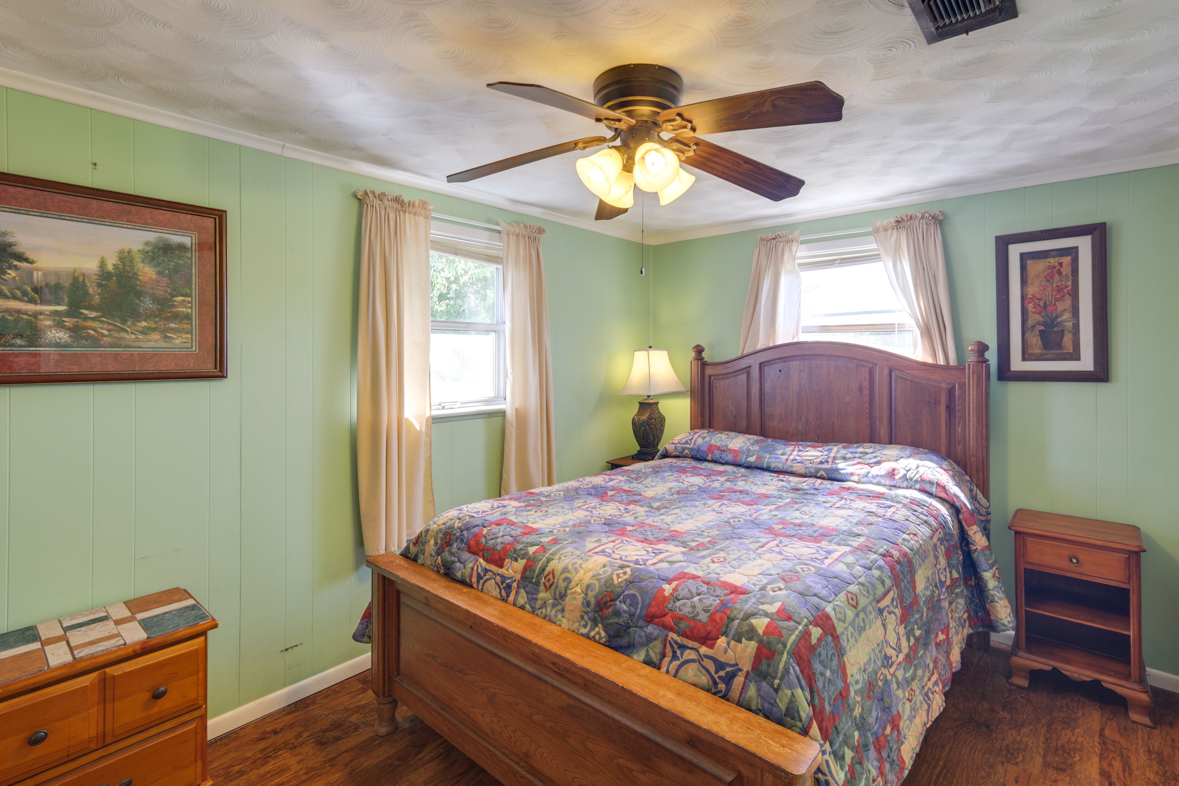 Bedroom 2 | Queen Bed