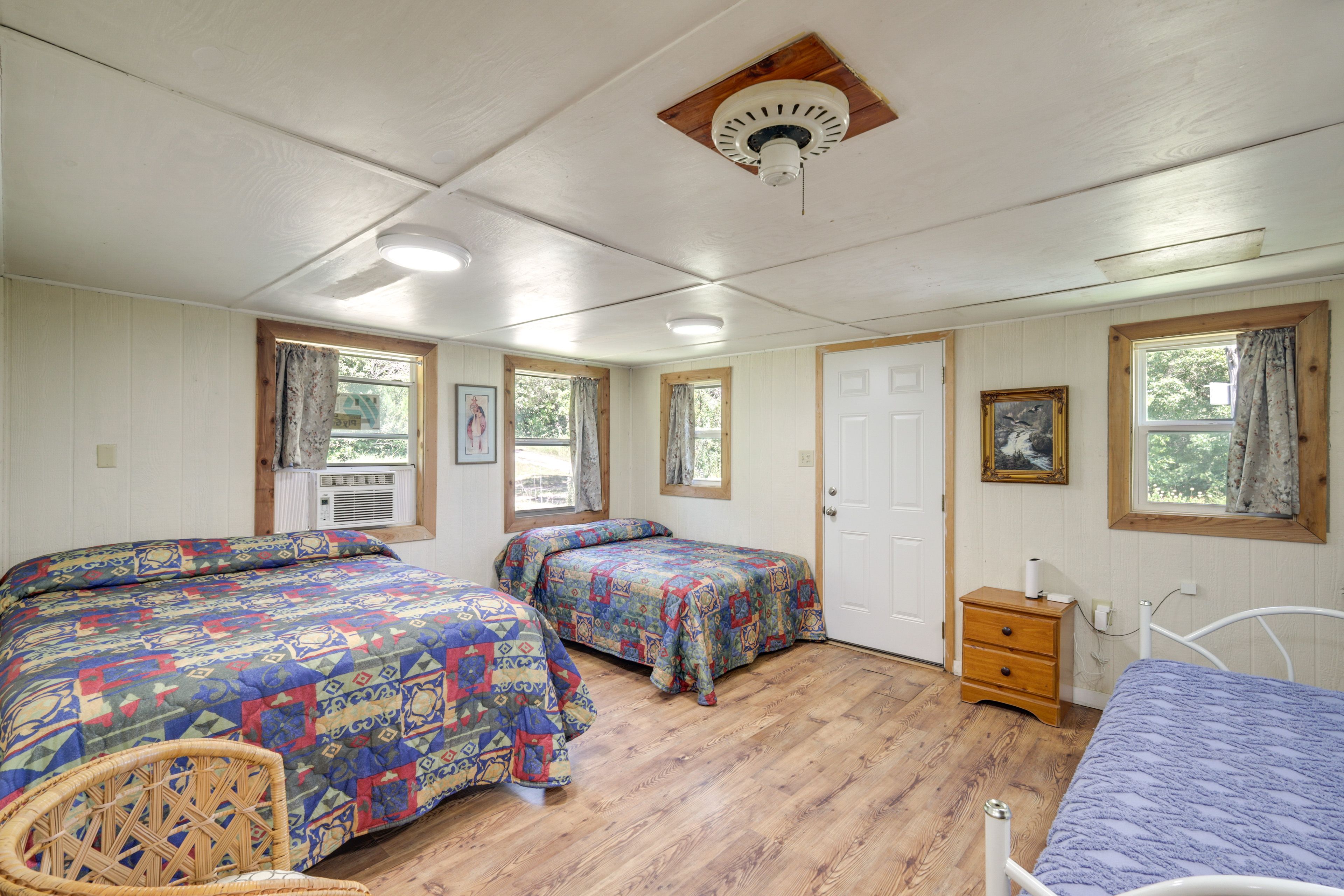 Bedroom 1 | Queen Bed | Full Bed | Twin Daybed w/ Twin Trundle