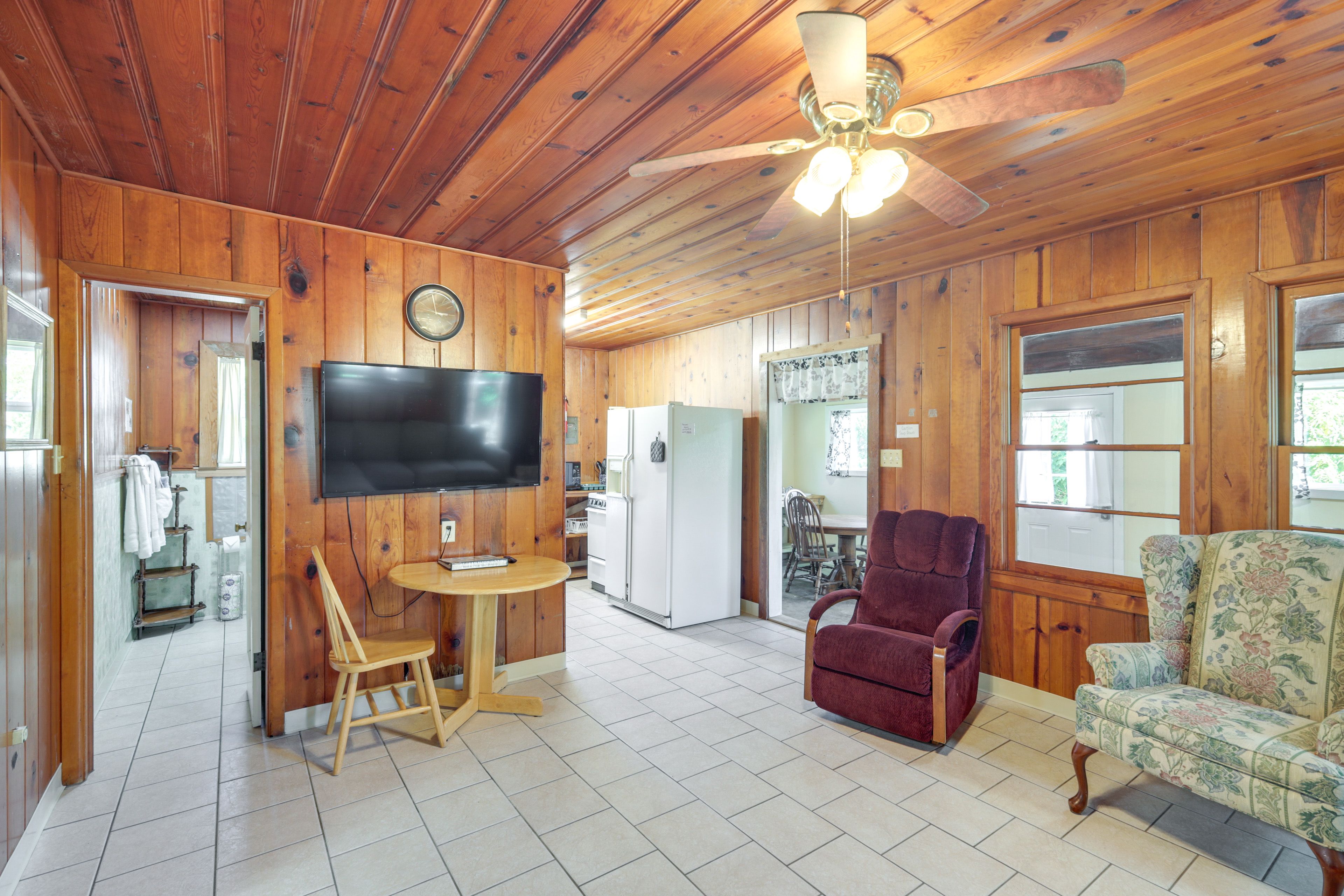 Living Room | Free WiFi | Window A/C Unit