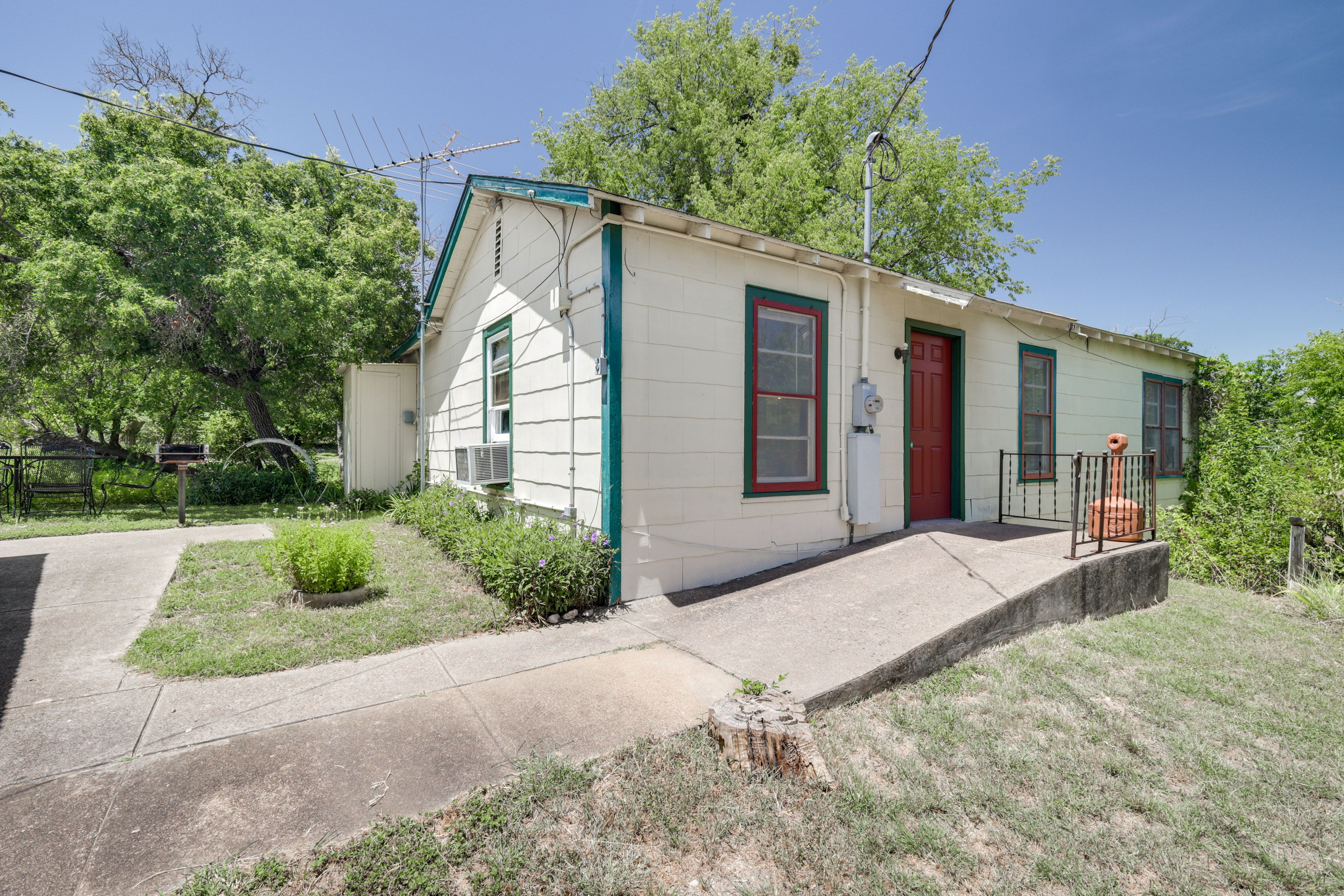 Private Parking (2-3 Vehicles)