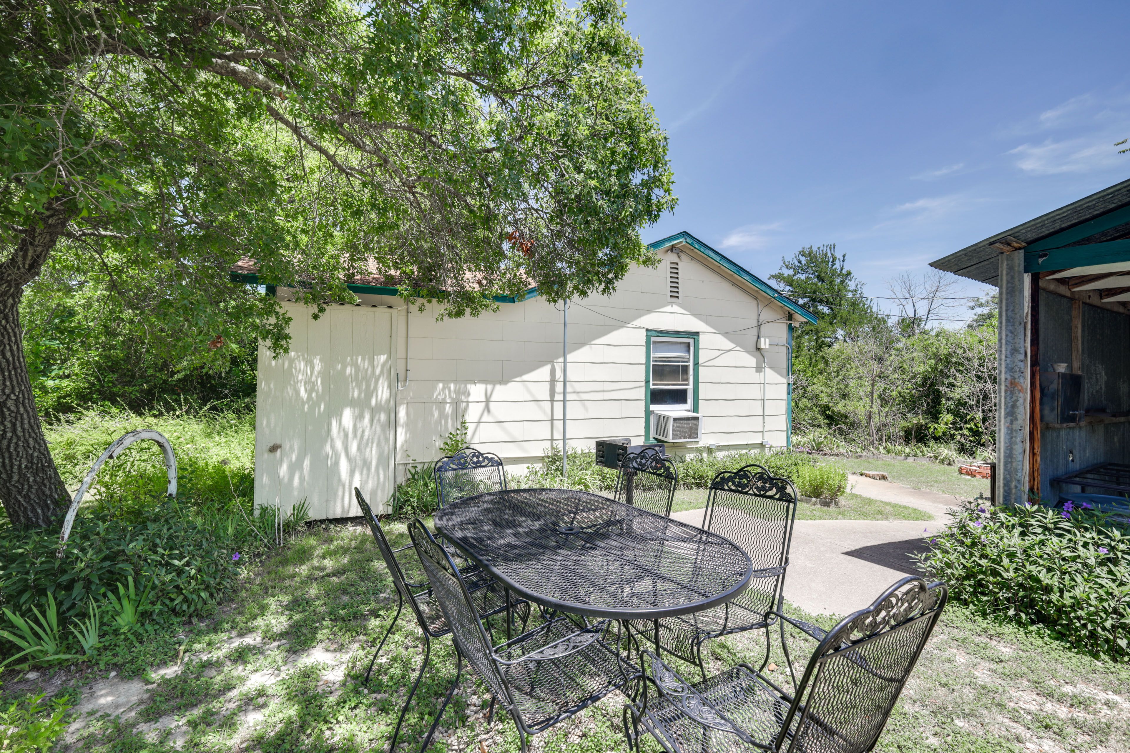 Exterior | Single-Story Cottage