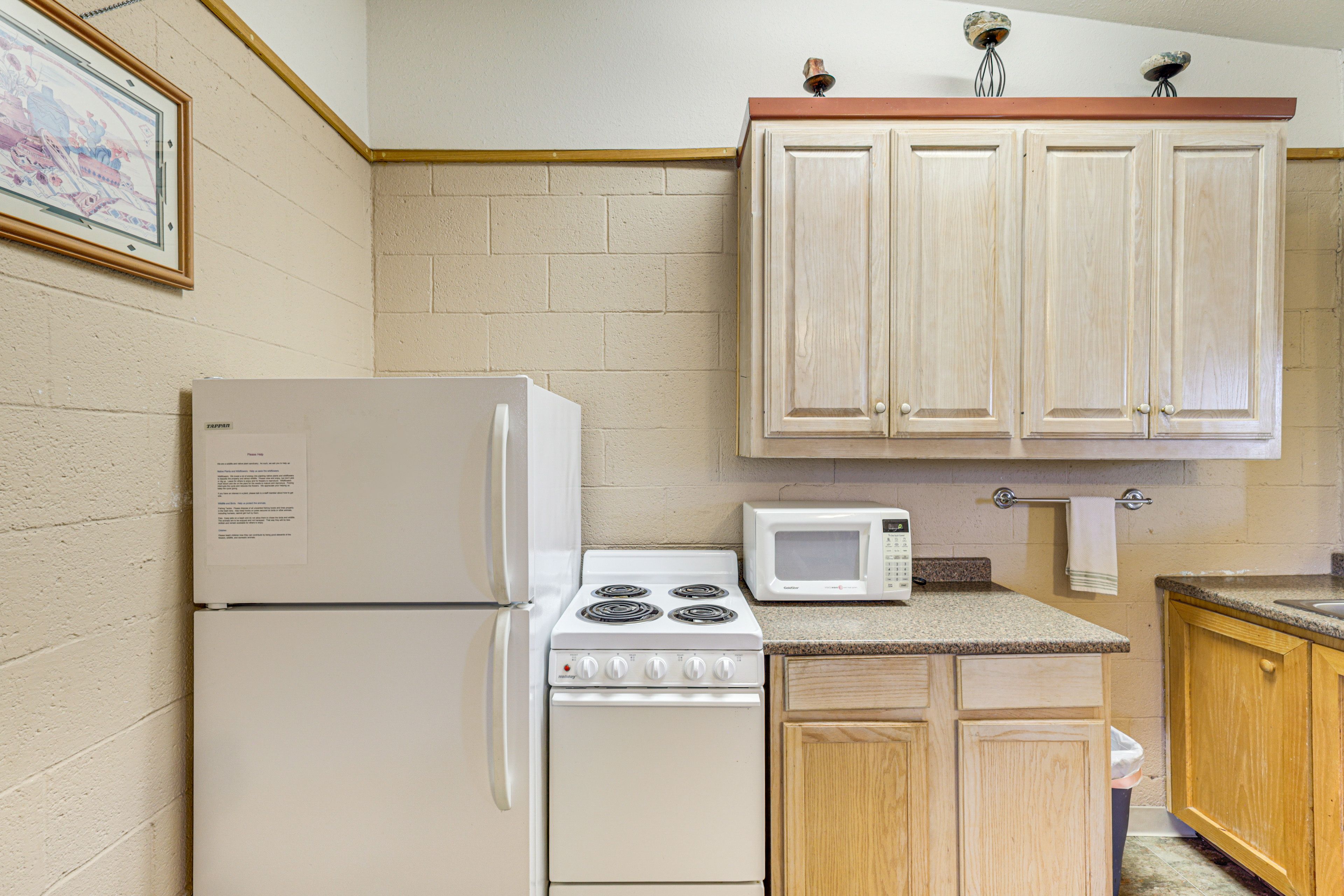 Kitchen | Free WiFi | Window A/C Unit