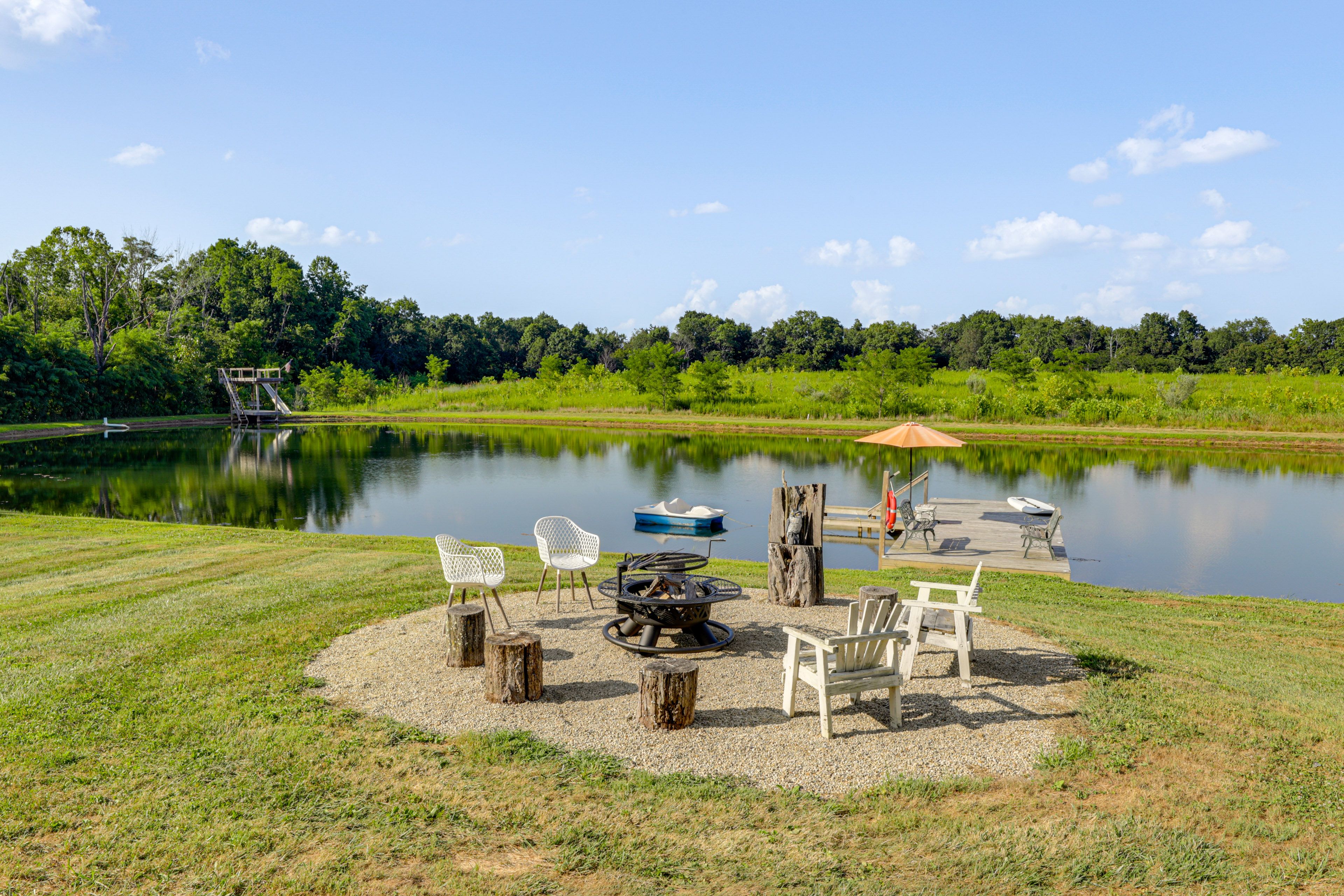 Hillsboro Vacation Rental | 6BR | 3.5BA | 5,000 Sq Ft | 1 Step Required