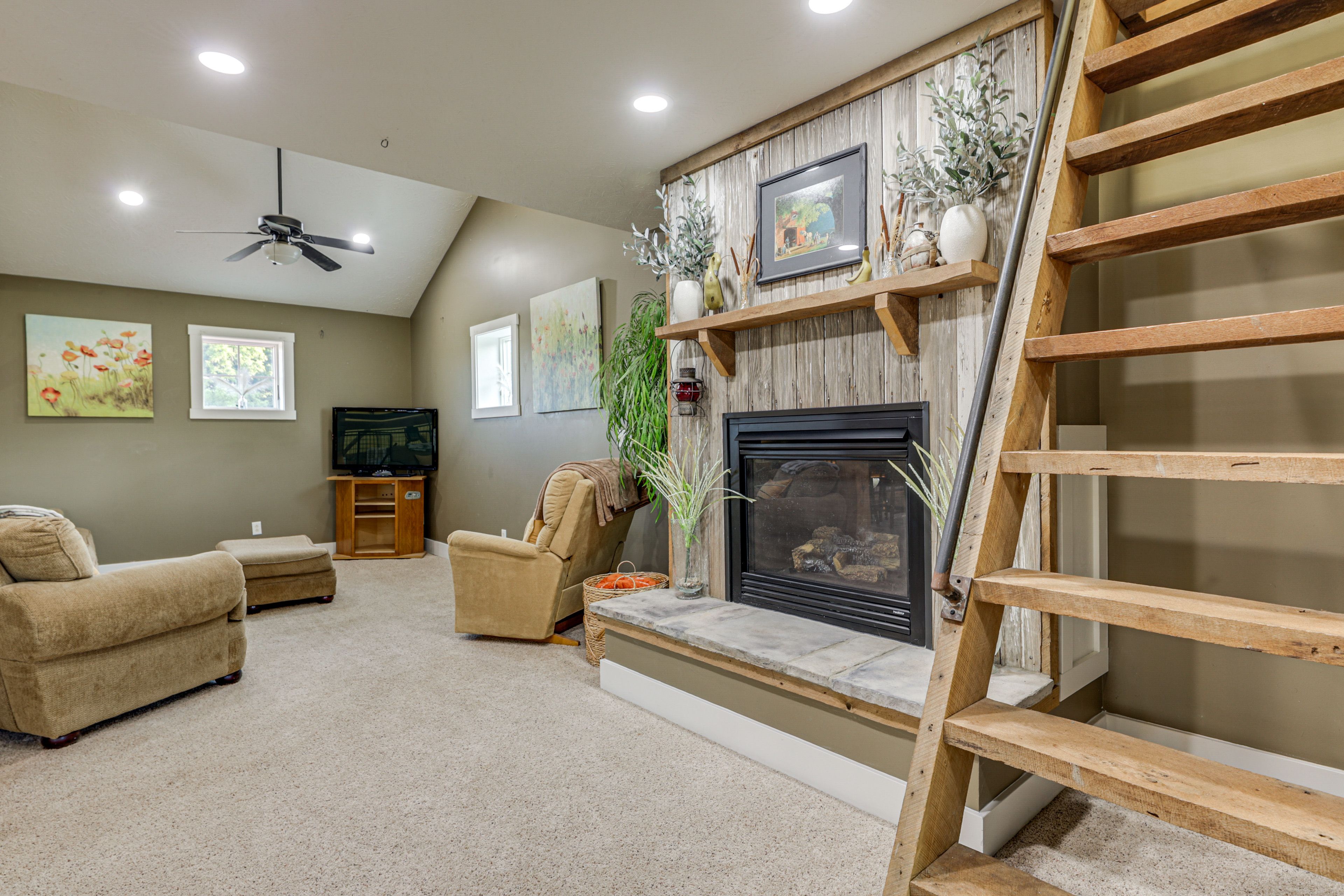 Living Room | 2nd Floor