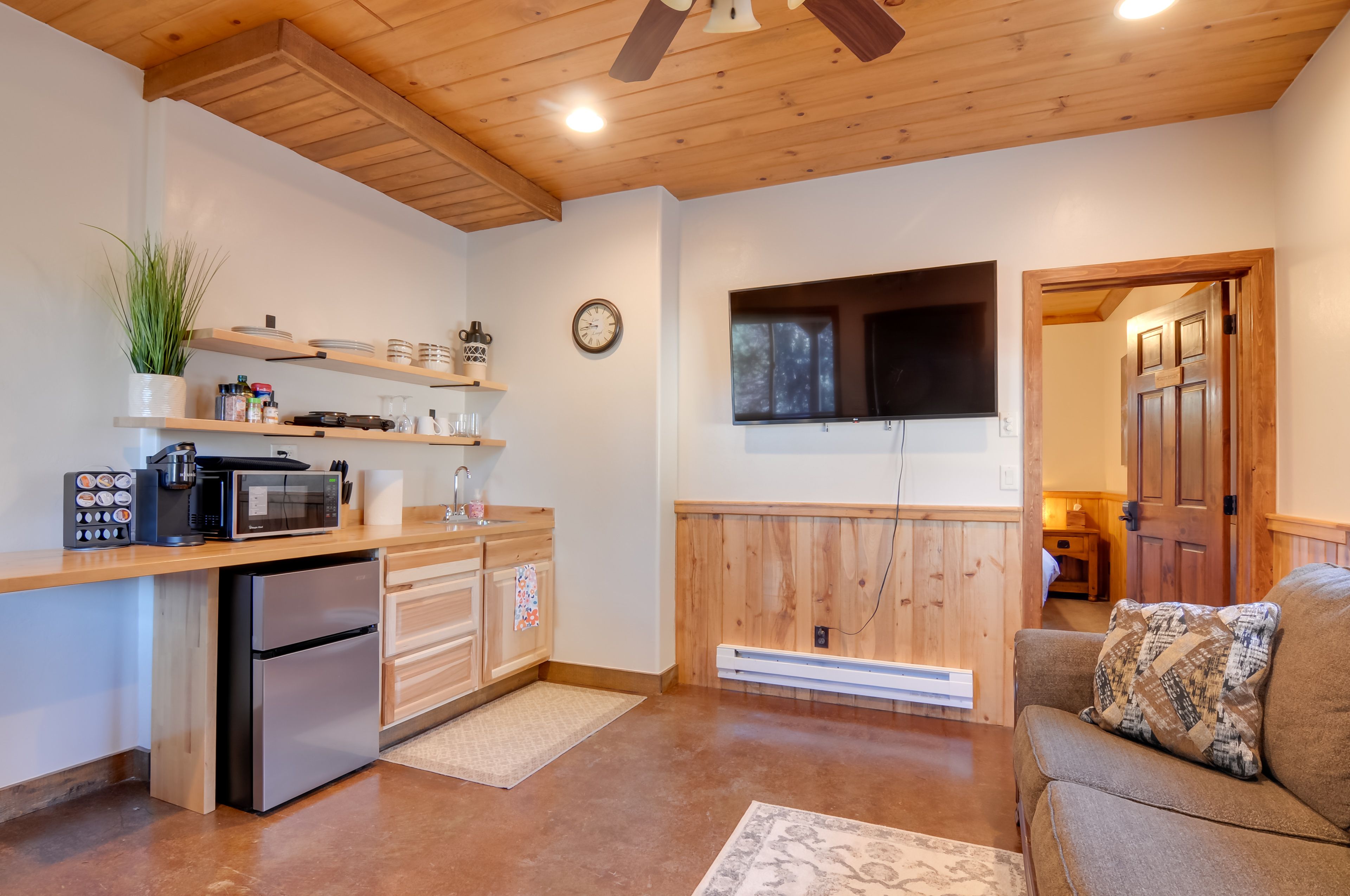 Alton Vacation Rental | 1BR | 1BA | 750 Sq Ft