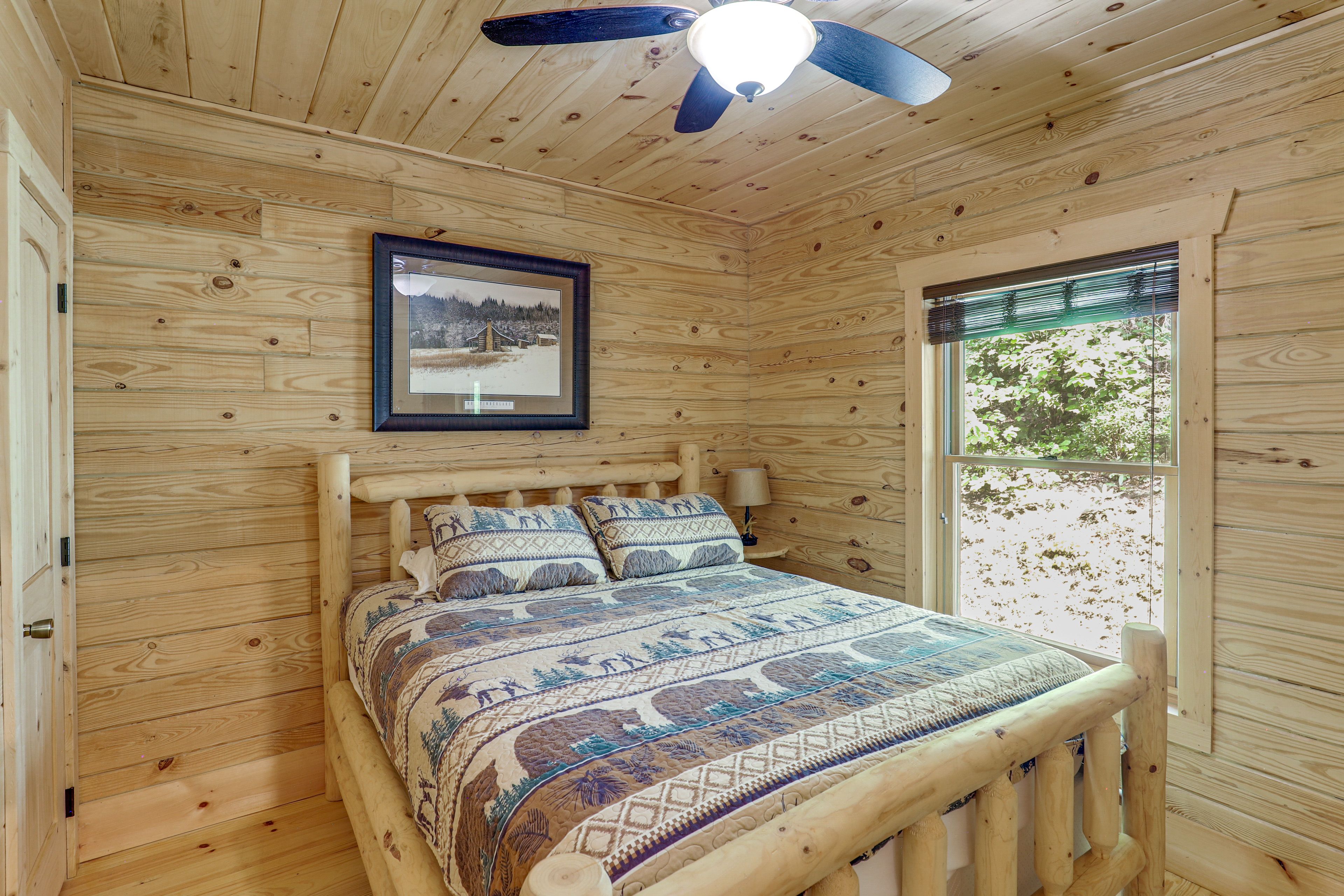Bedroom 2 | Queen Bed
