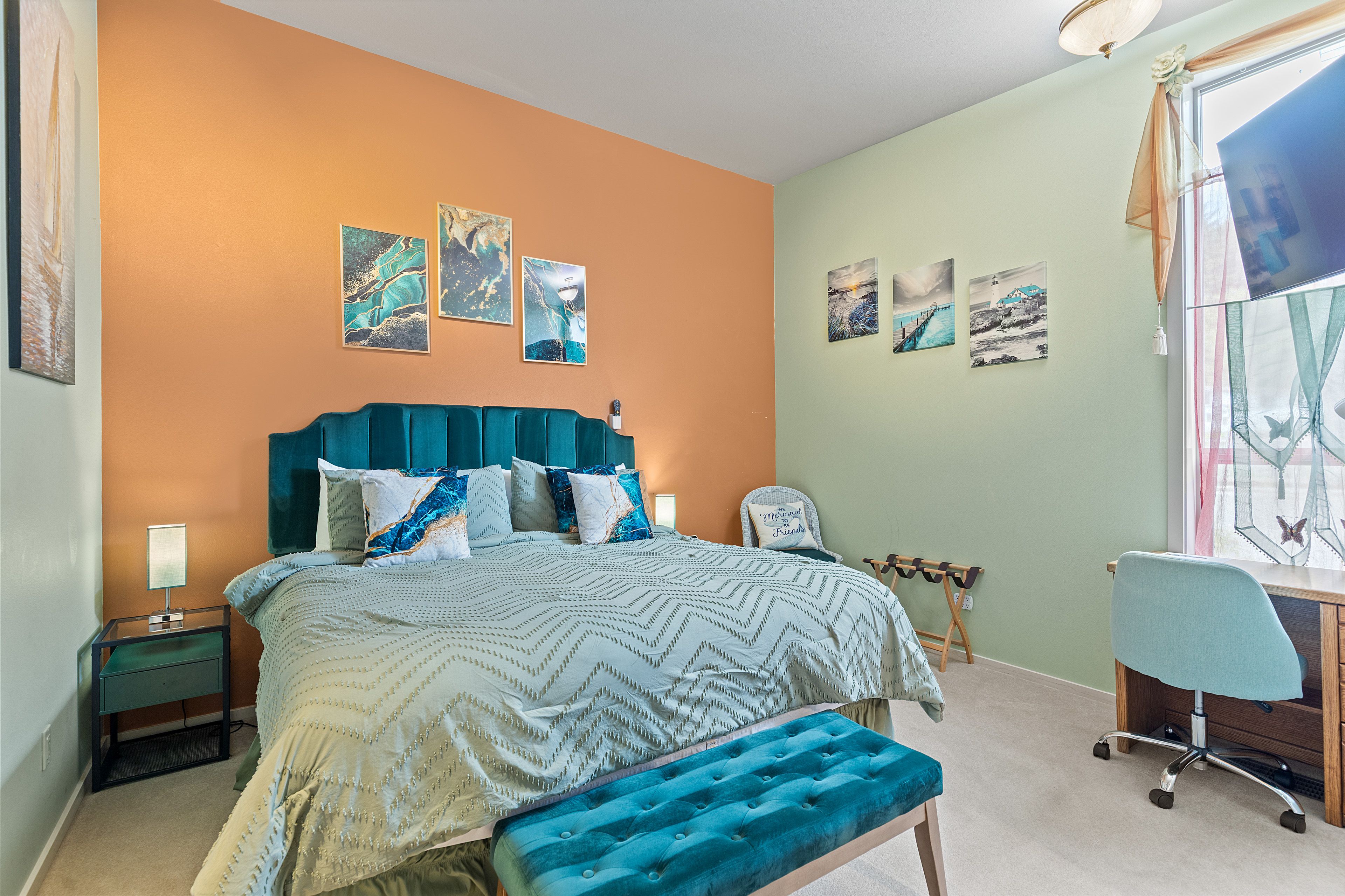 Bedroom 2 | 1 King Bed | Smart TV