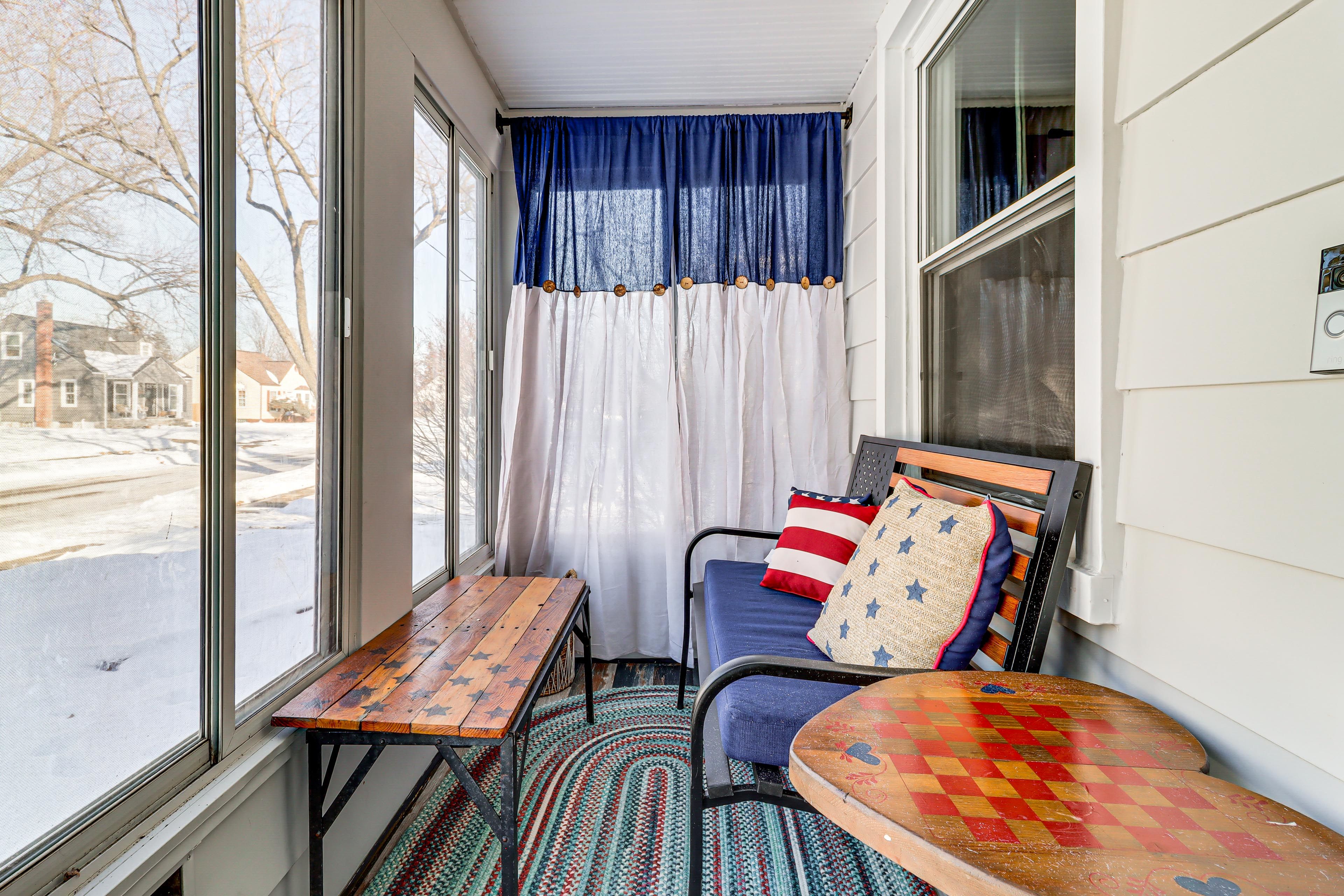 Screened-In Porch