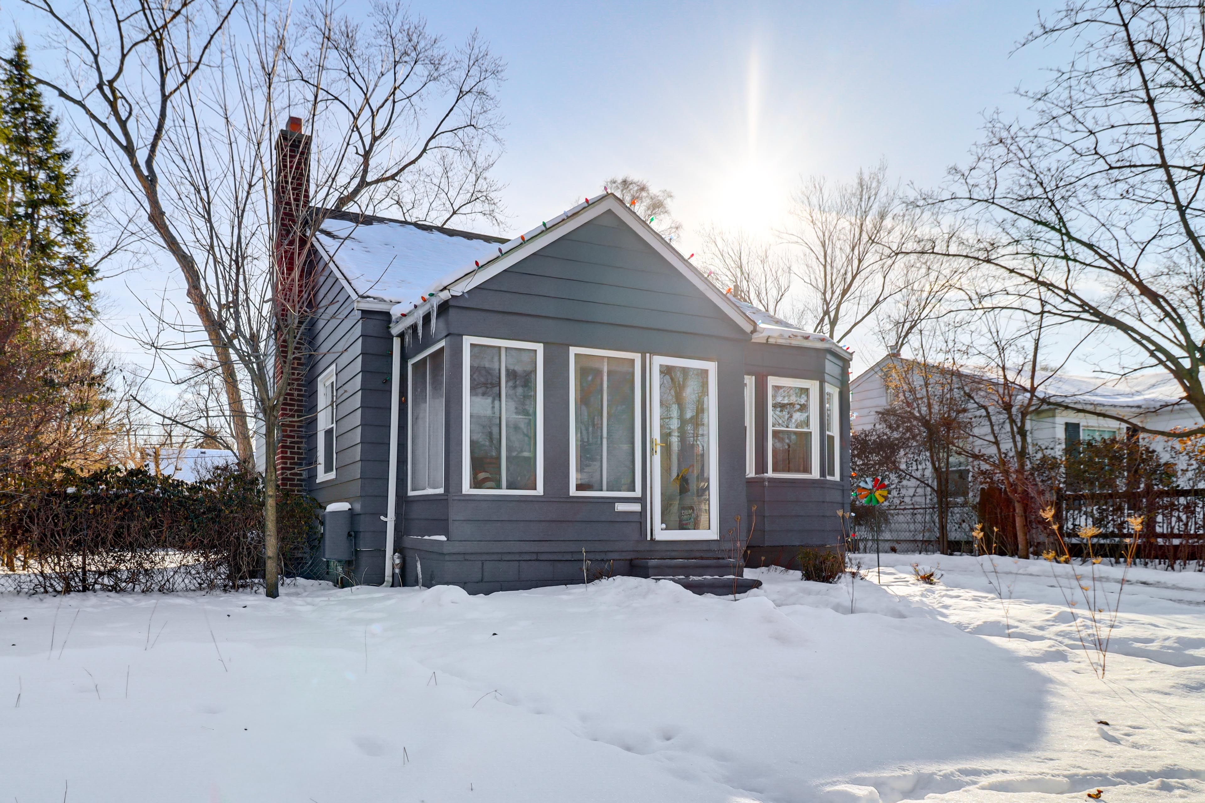 Parking | Driveway (2 Vehicles) | Free Street Parking (First-Come, First-Served)