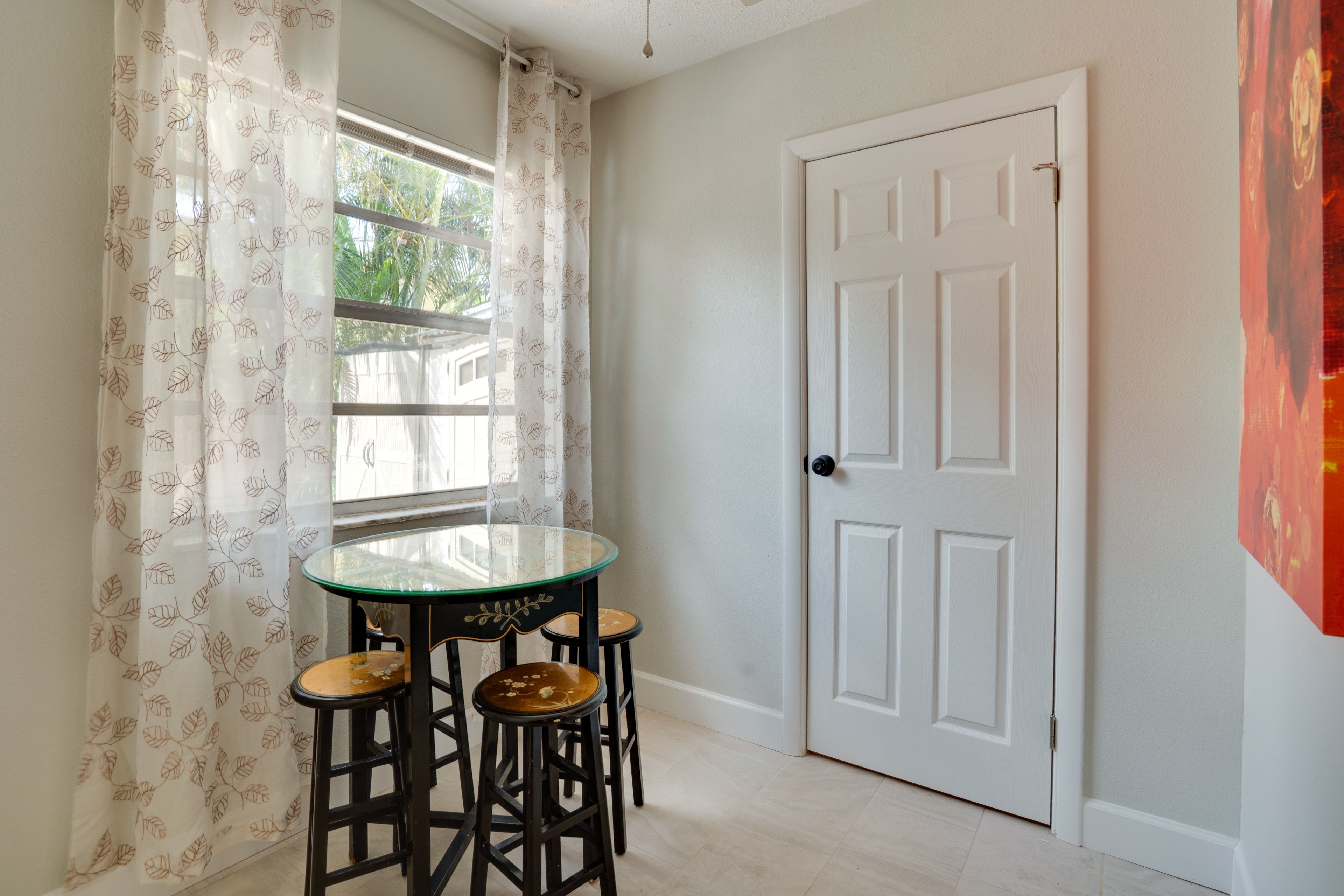 Back Dining Table