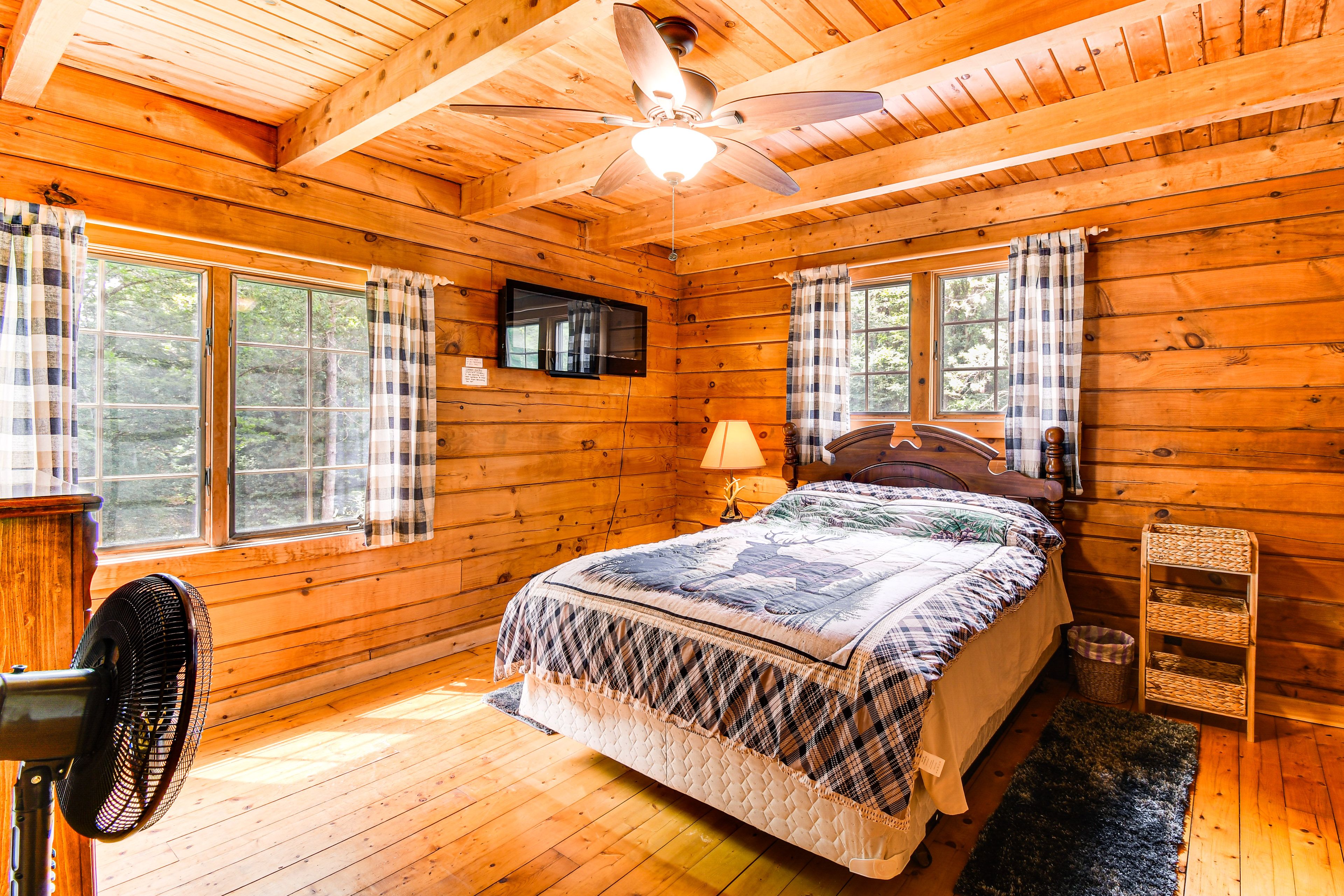 Bedroom 1 | 2nd Floor | Queen Bed