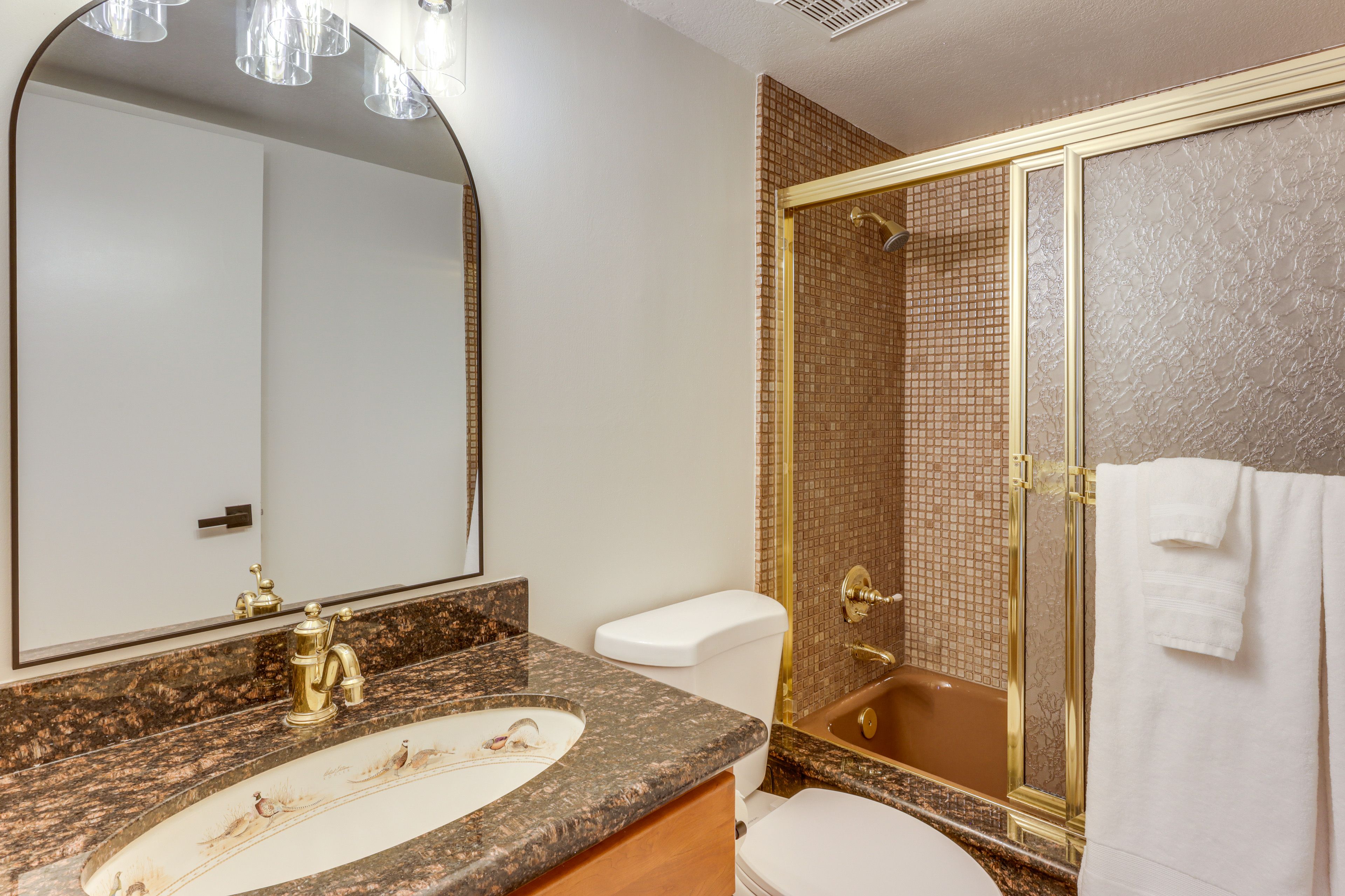 Full Bathroom | 1st Floor