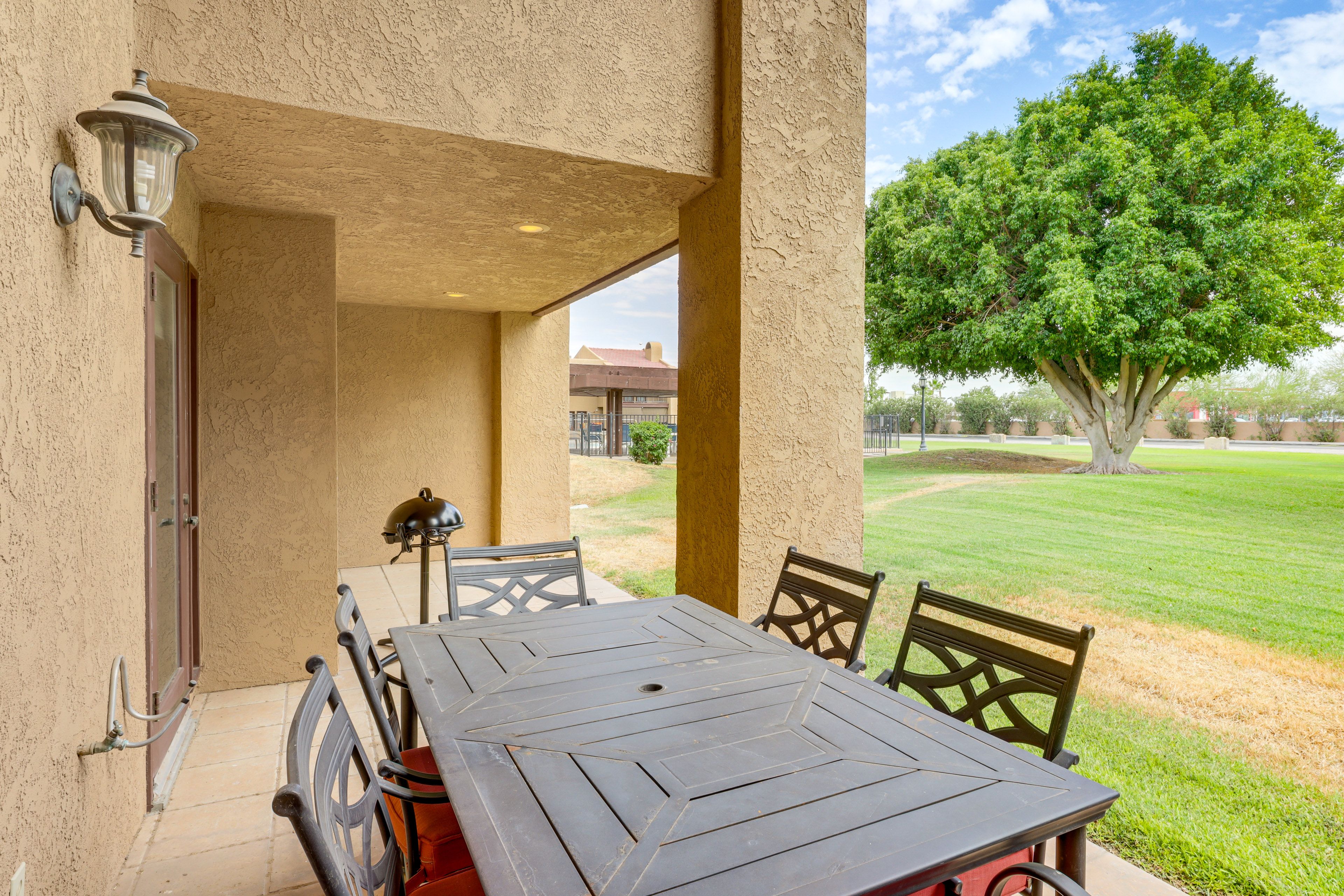 Yuma Vacation Rental | 3BR | 3BA | 2,083 Sq Ft | Step-Free Access