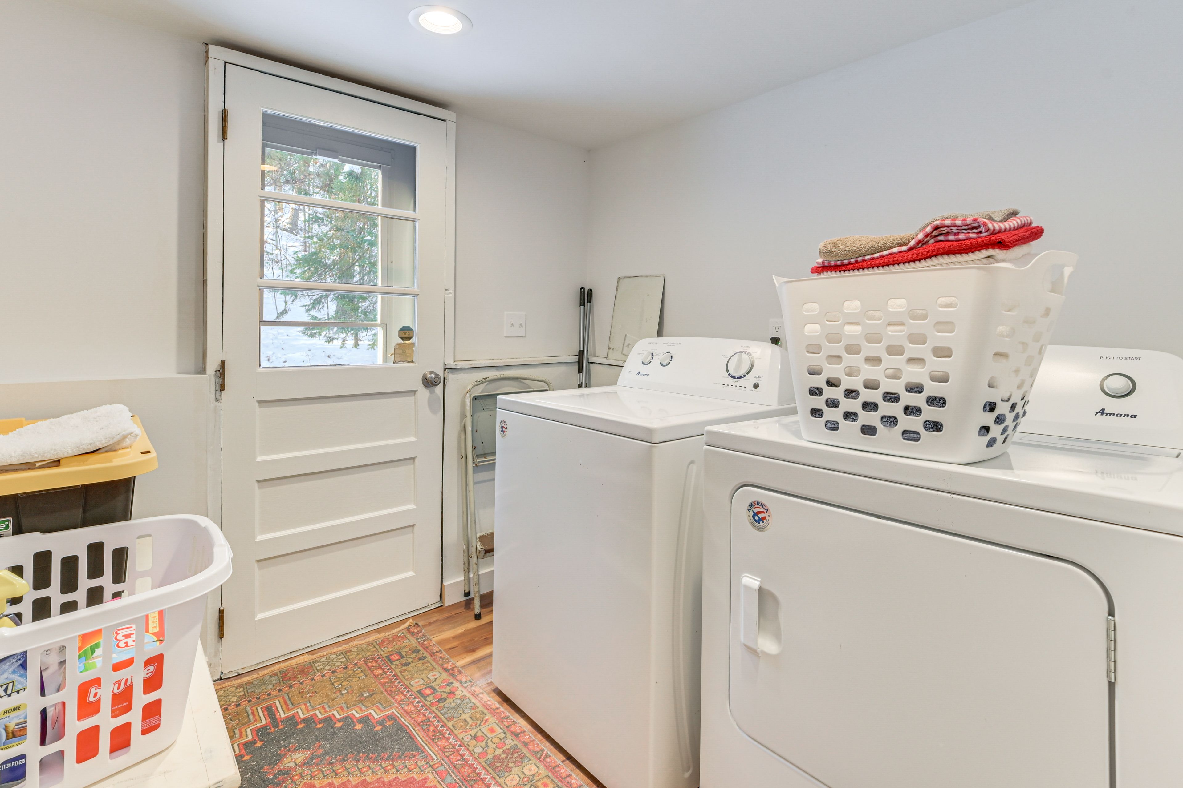 Laundry Room | Washer & Dryer