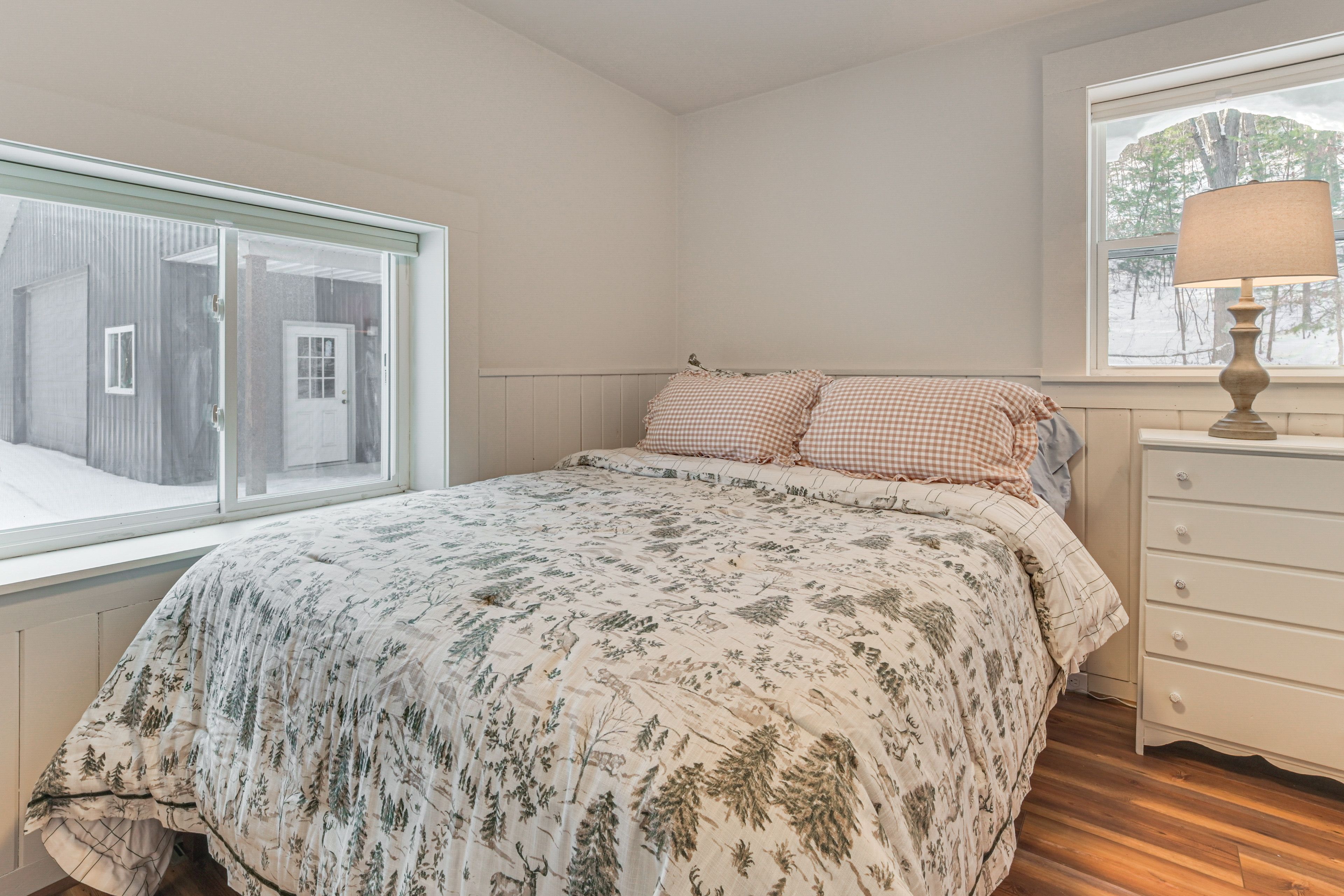 Bedroom 1 | Queen Bed | Linens Provided