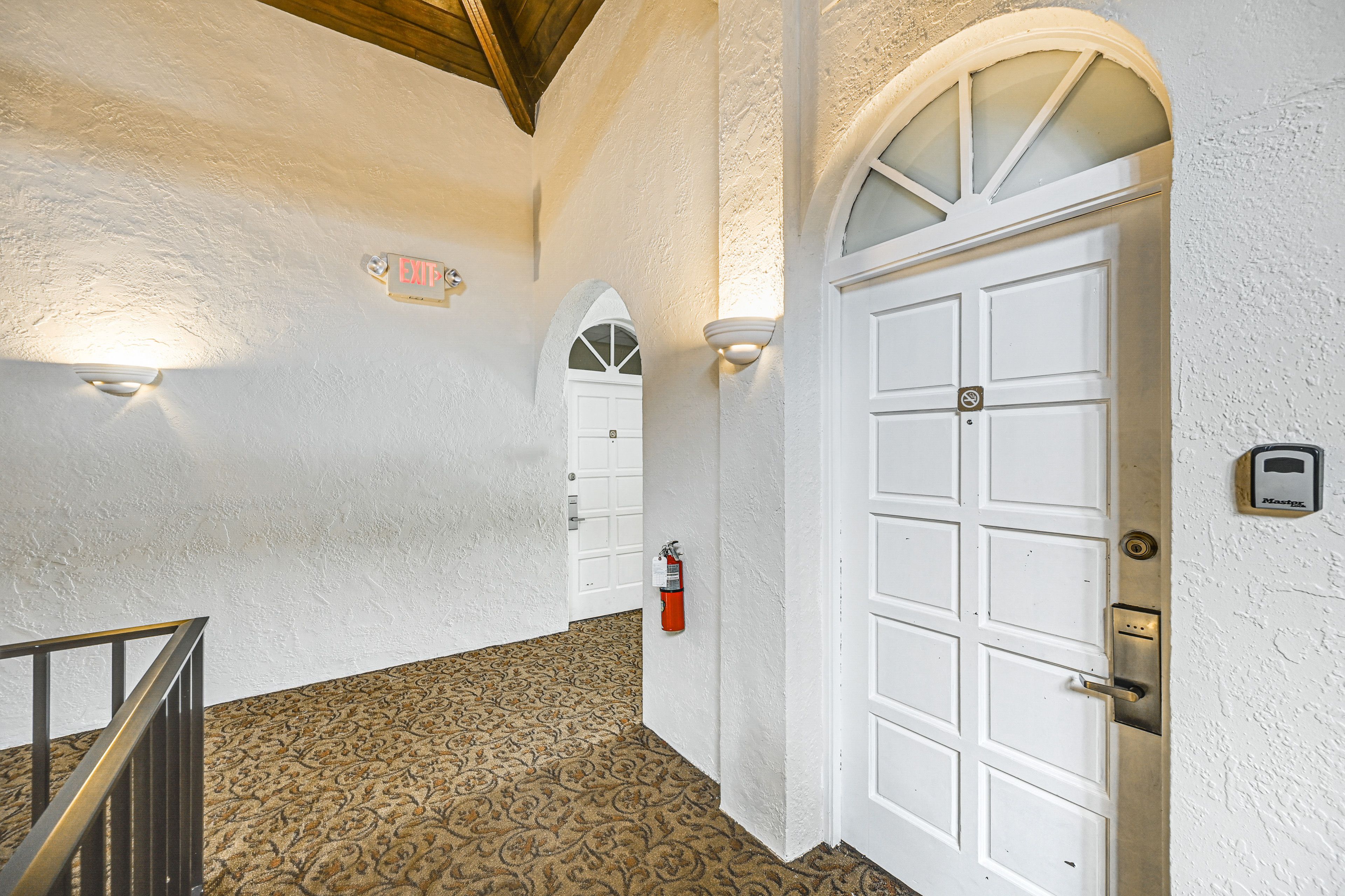 Unit Exterior | Parking | Community Parking Lot (1 Vehicle)