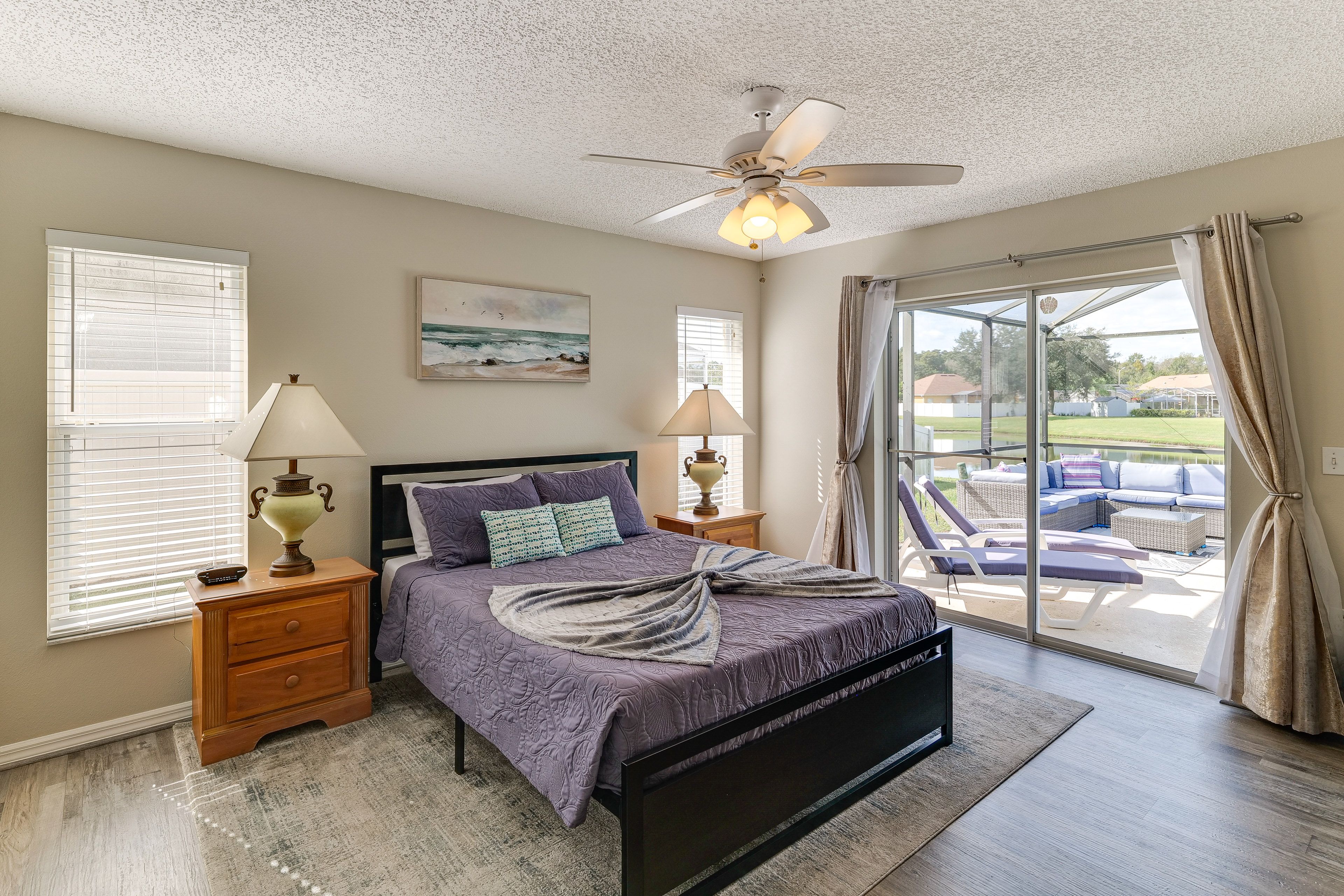 Bedroom 1 | Queen Bed | Smart TV | En-Suite Bathroom