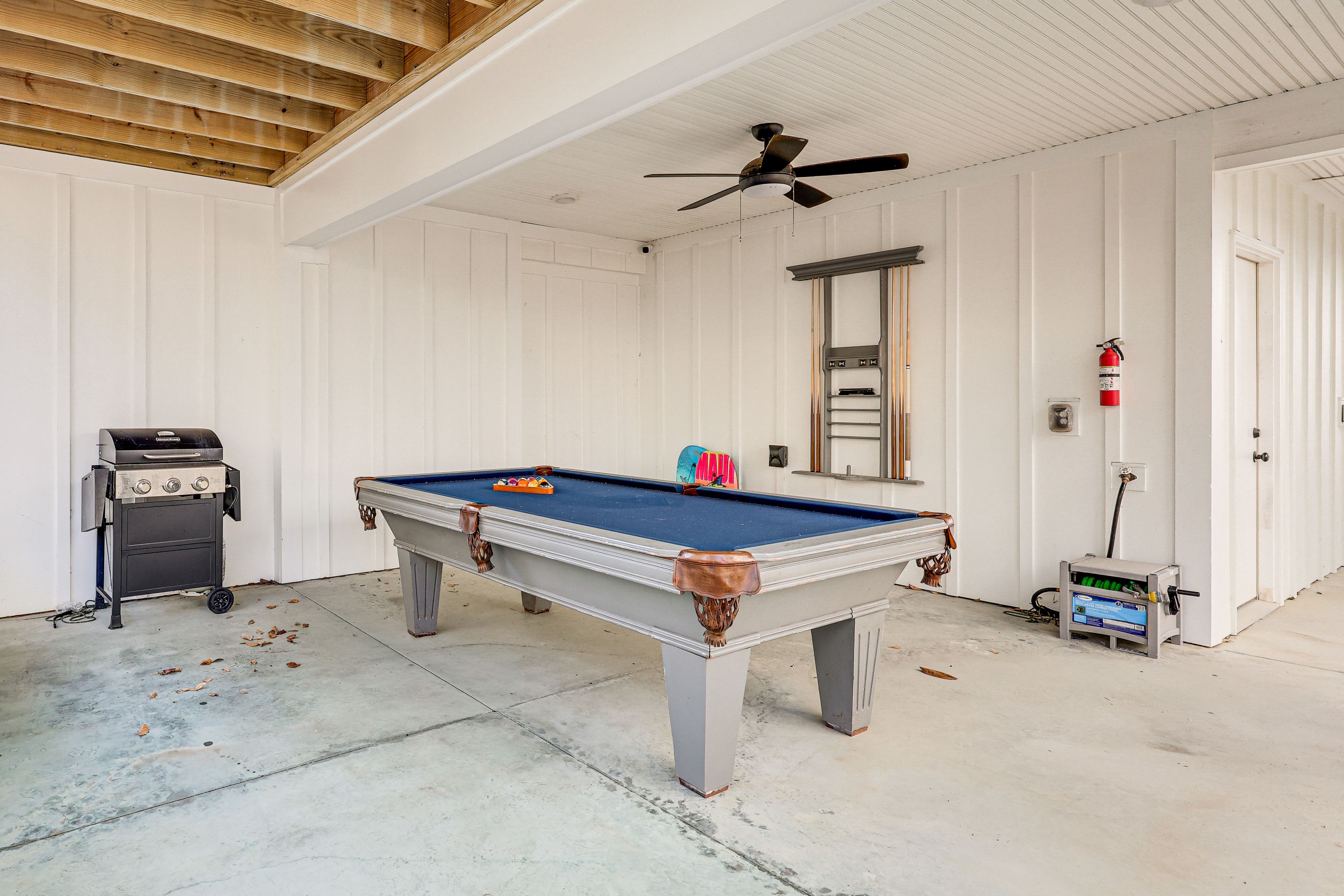 Covered Patio | Pool Table | Gas Grill