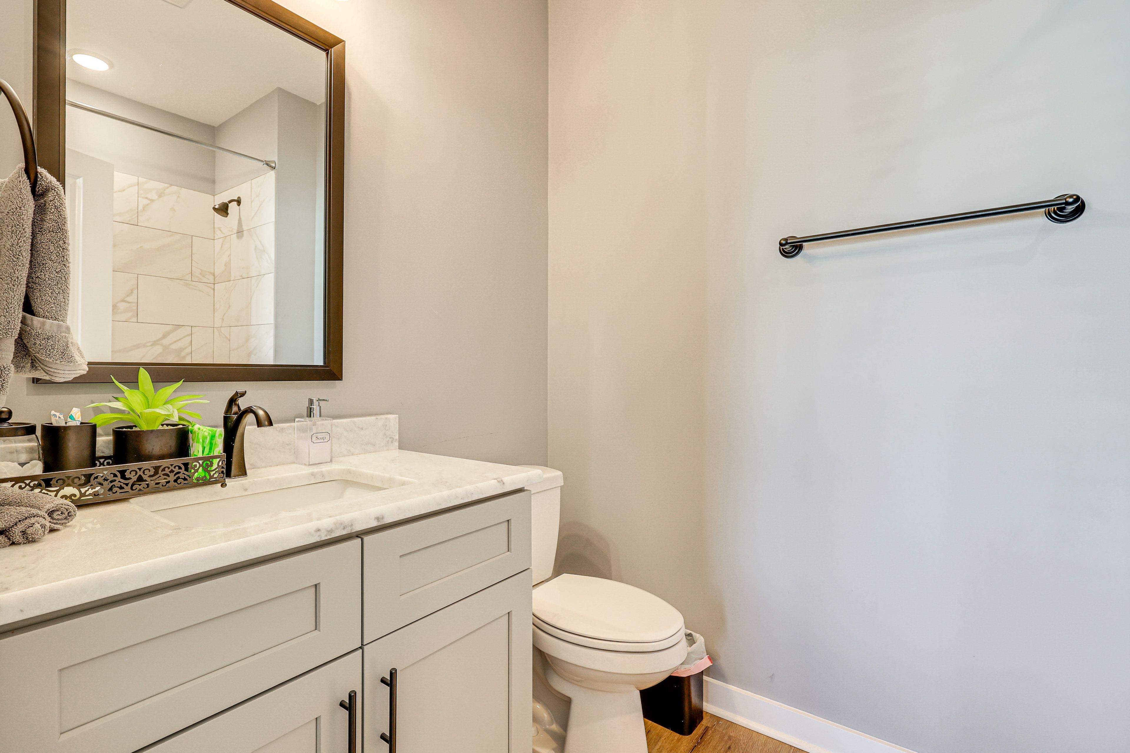 Full Bathroom | 3rd Floor