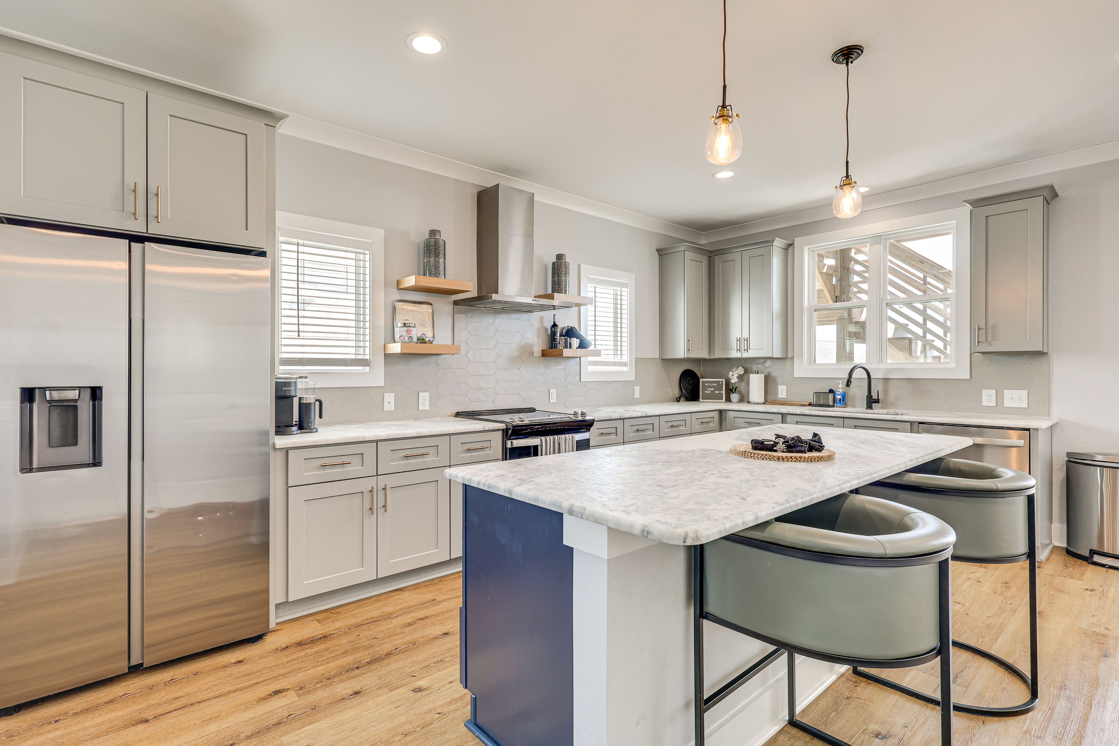 Breakfast Bar | Kitchen