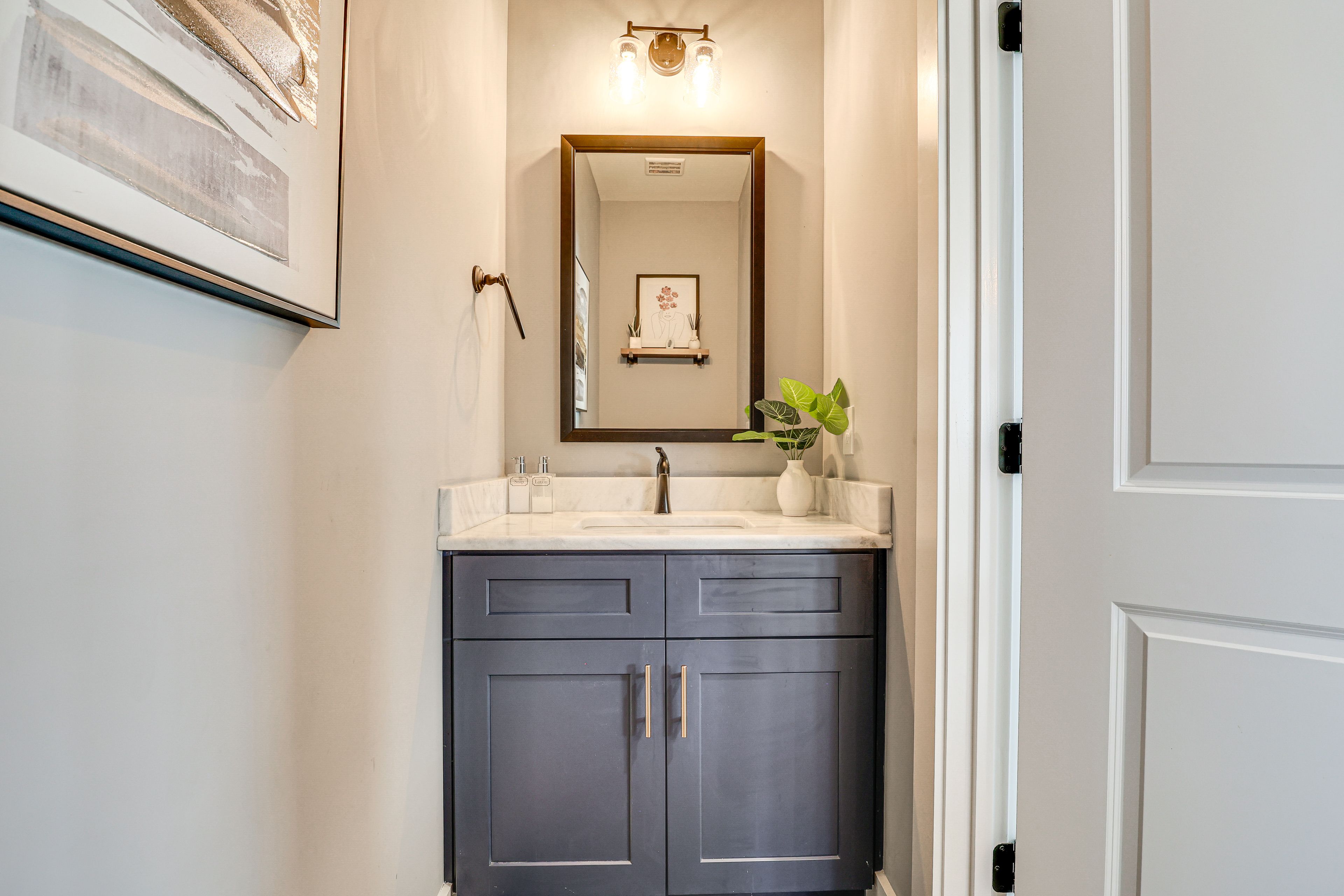 Half Bathroom | 1st Floor