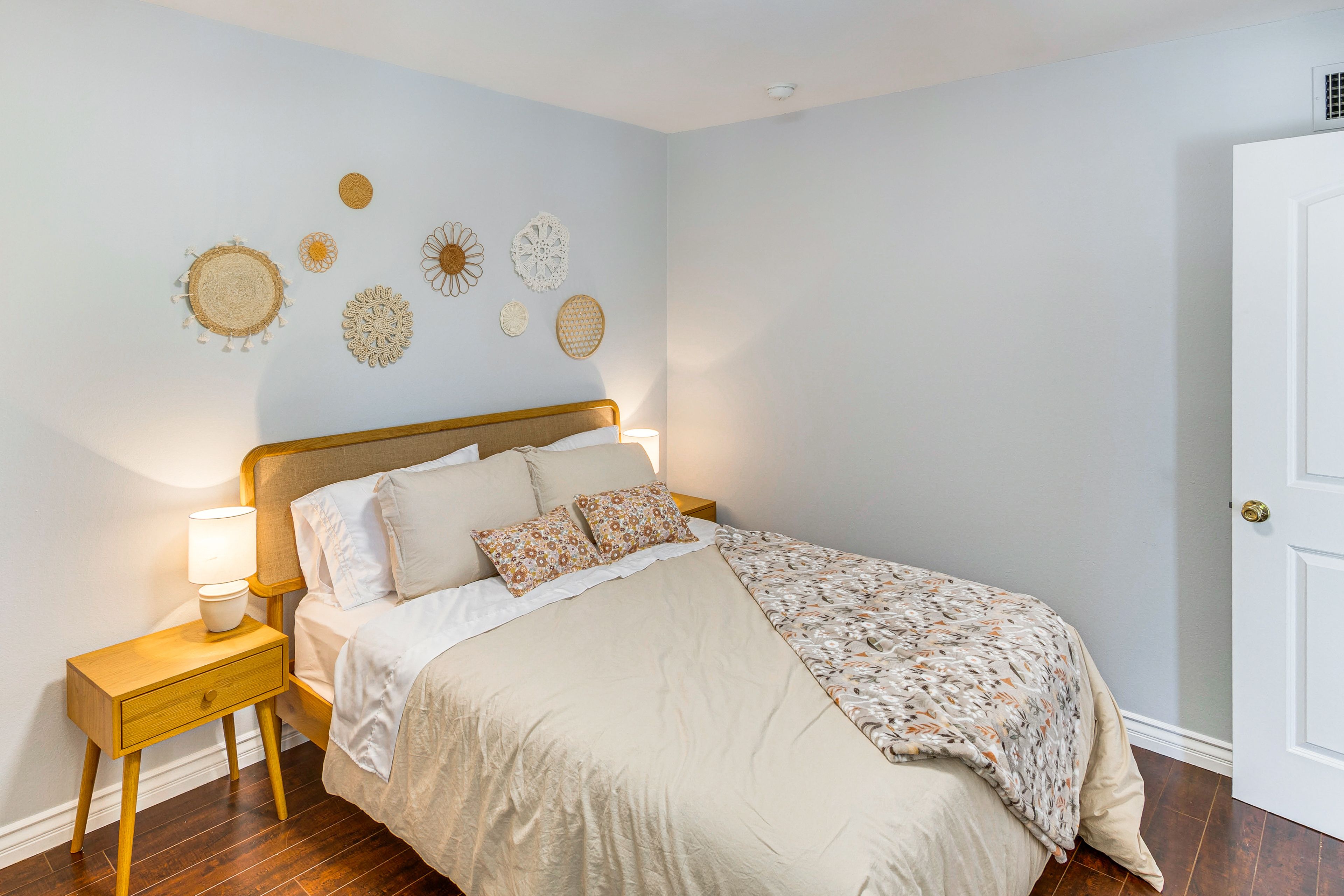 Bedroom 2 | Queen Bed