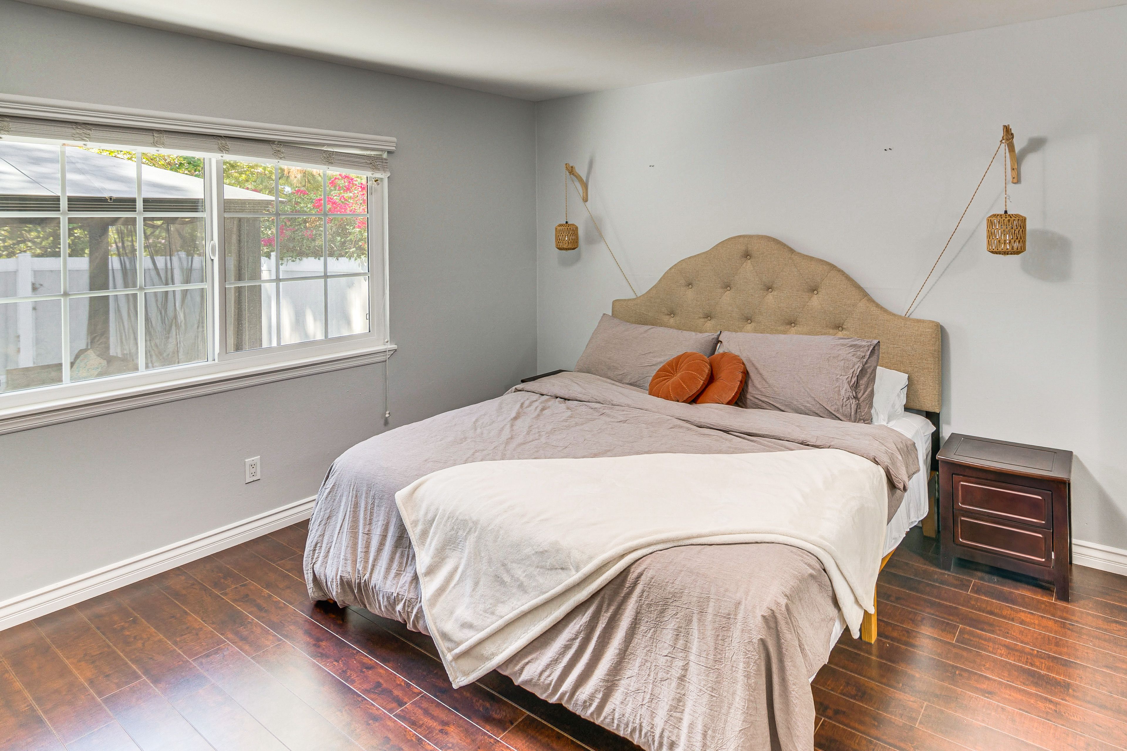 Bedroom 1 | King Bed | Smart TV