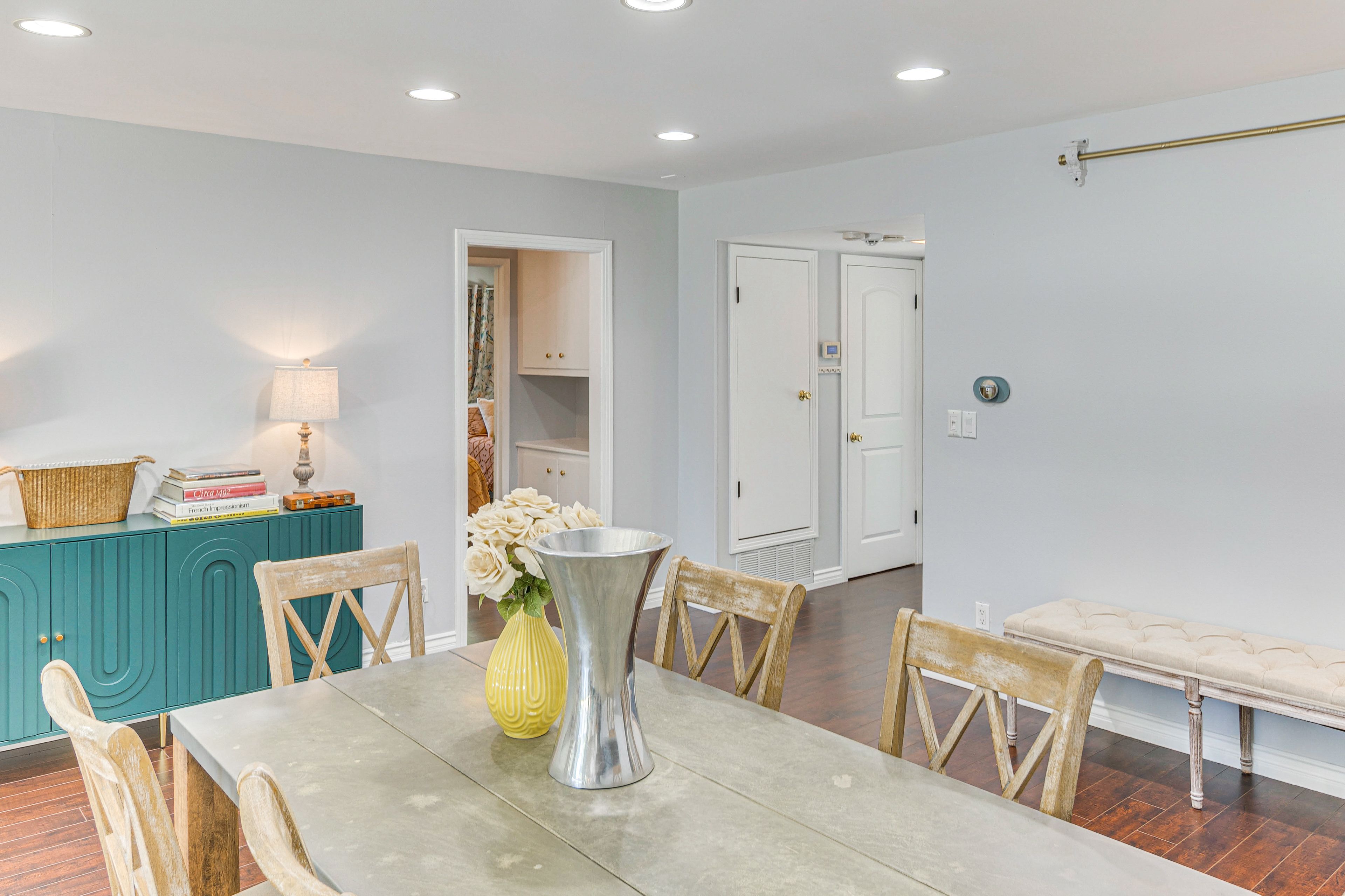 Dining Area | Dishware/Flatware