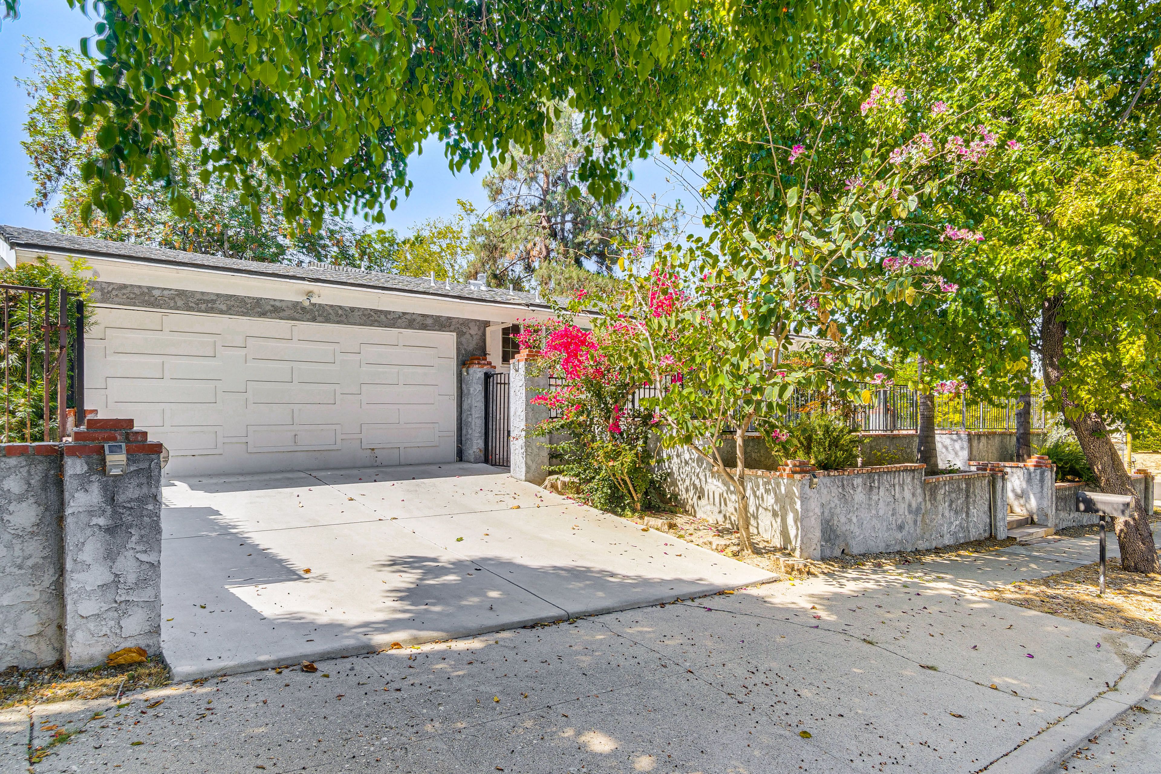 Parking | Driveway (1 Vehicle) | Free Street Parking (First-Come, First-Served)