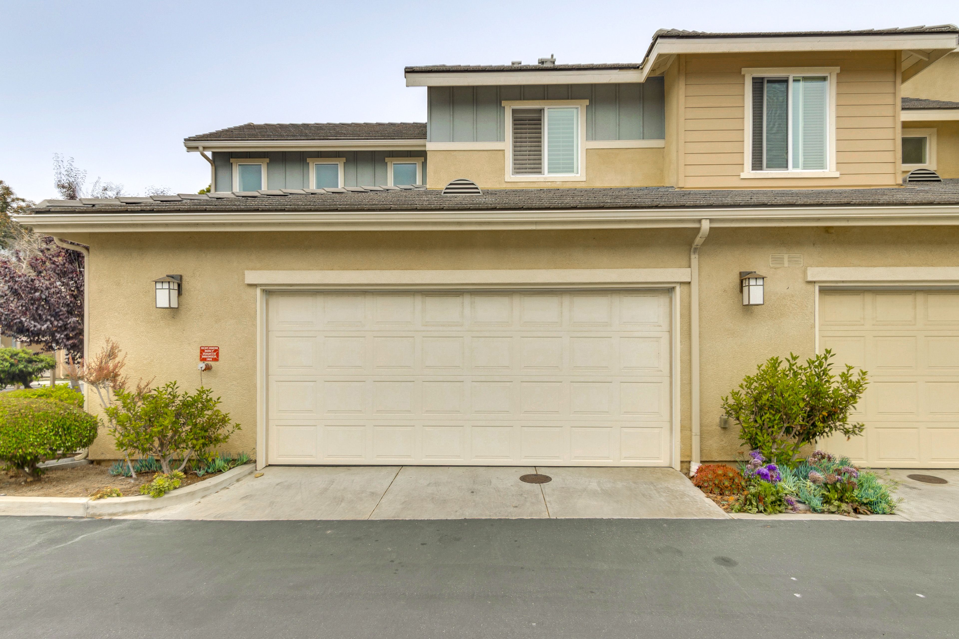 Exterior | Driveway (2 Vehicles)