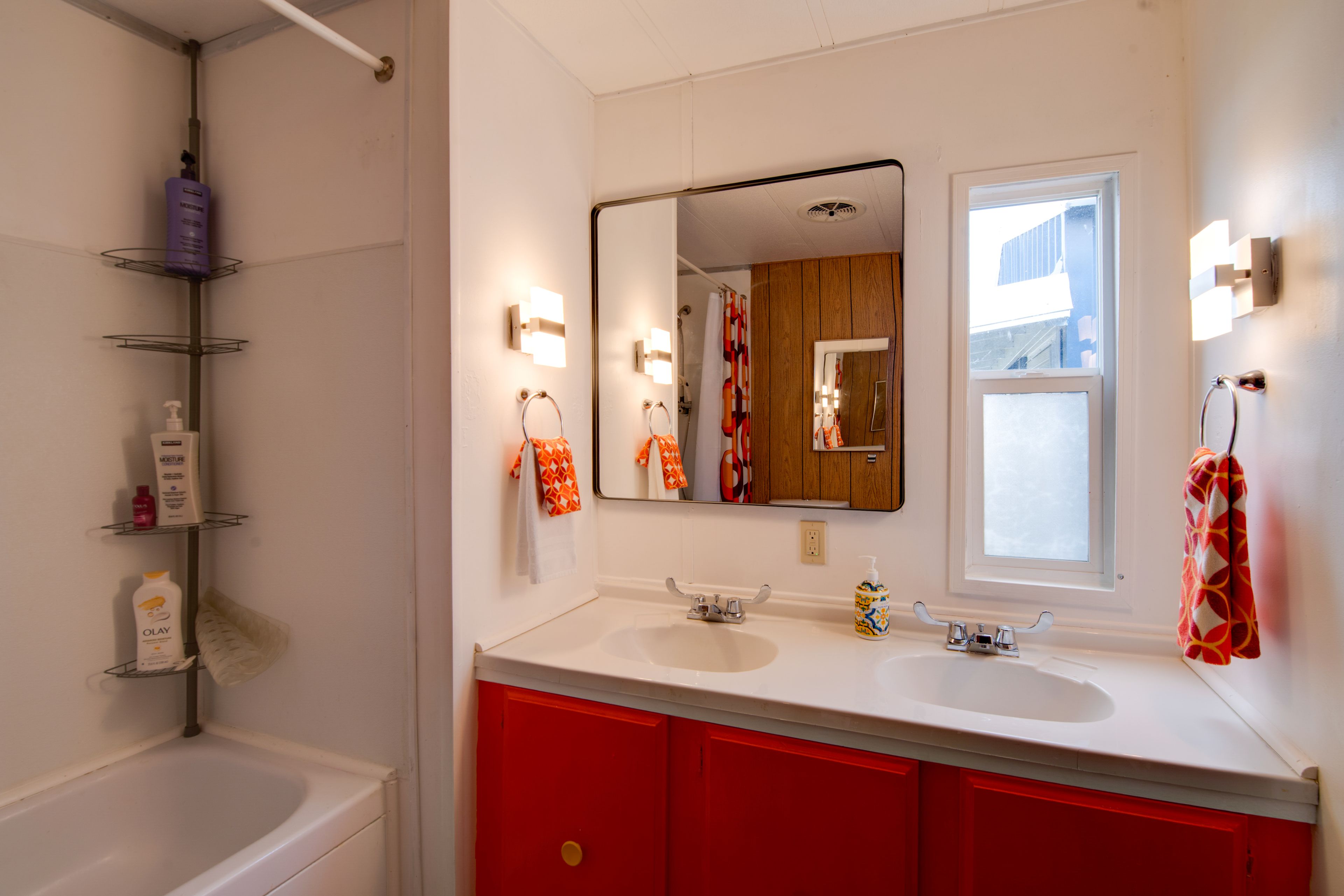 Full Bath | Towels | Hair Dryer