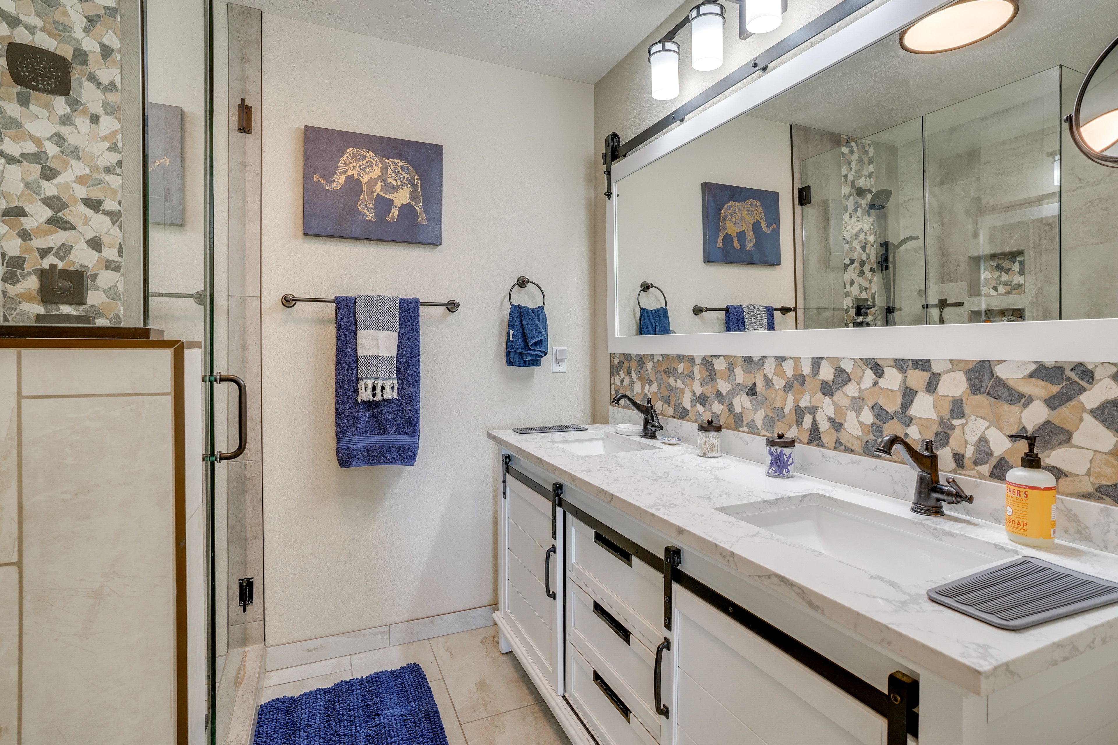 En-Suite Bathroom | Towels Provided