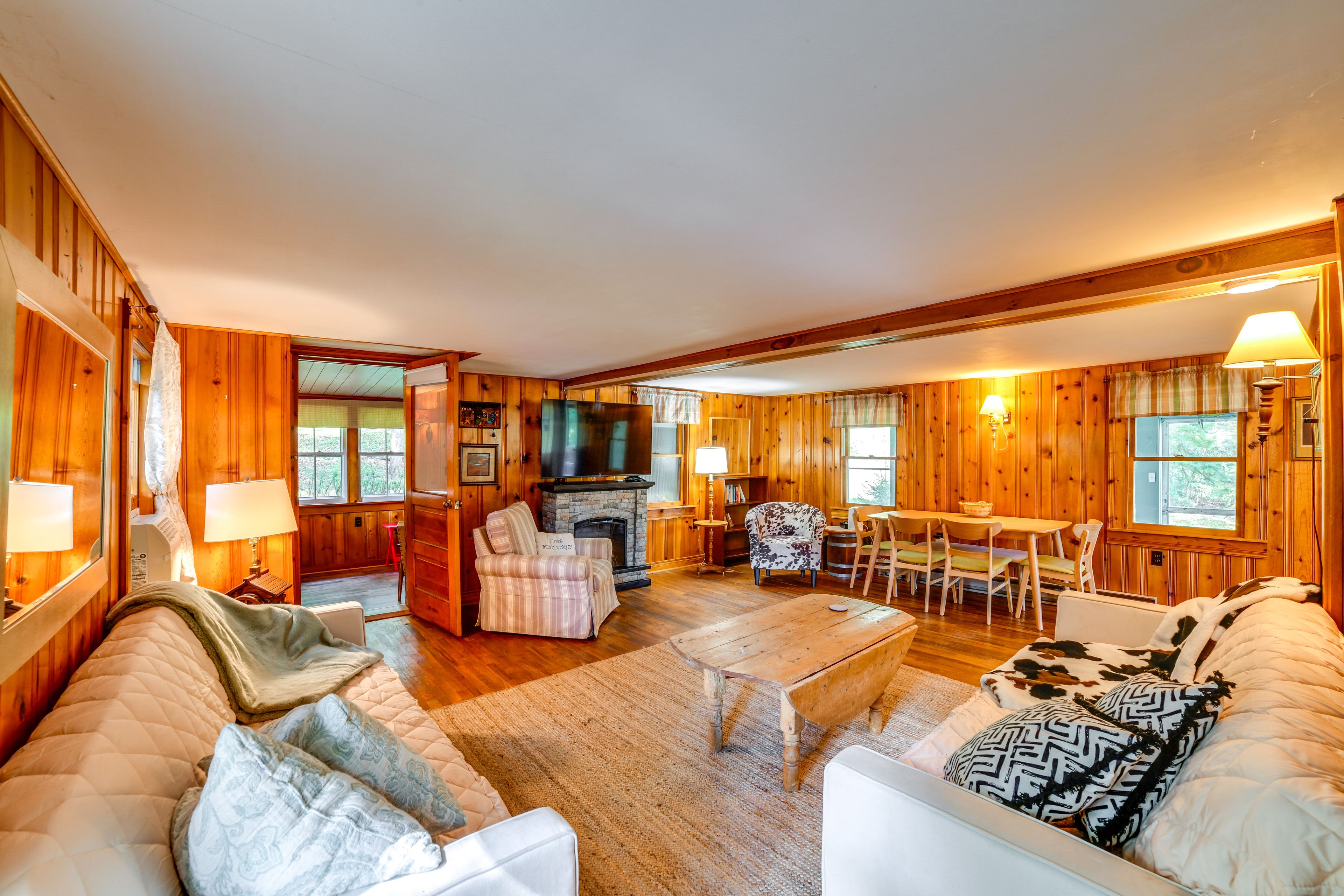 Hallstead Vacation Rental | 2BR | 1BA | 943 Sq Ft | 1 Step to Enter