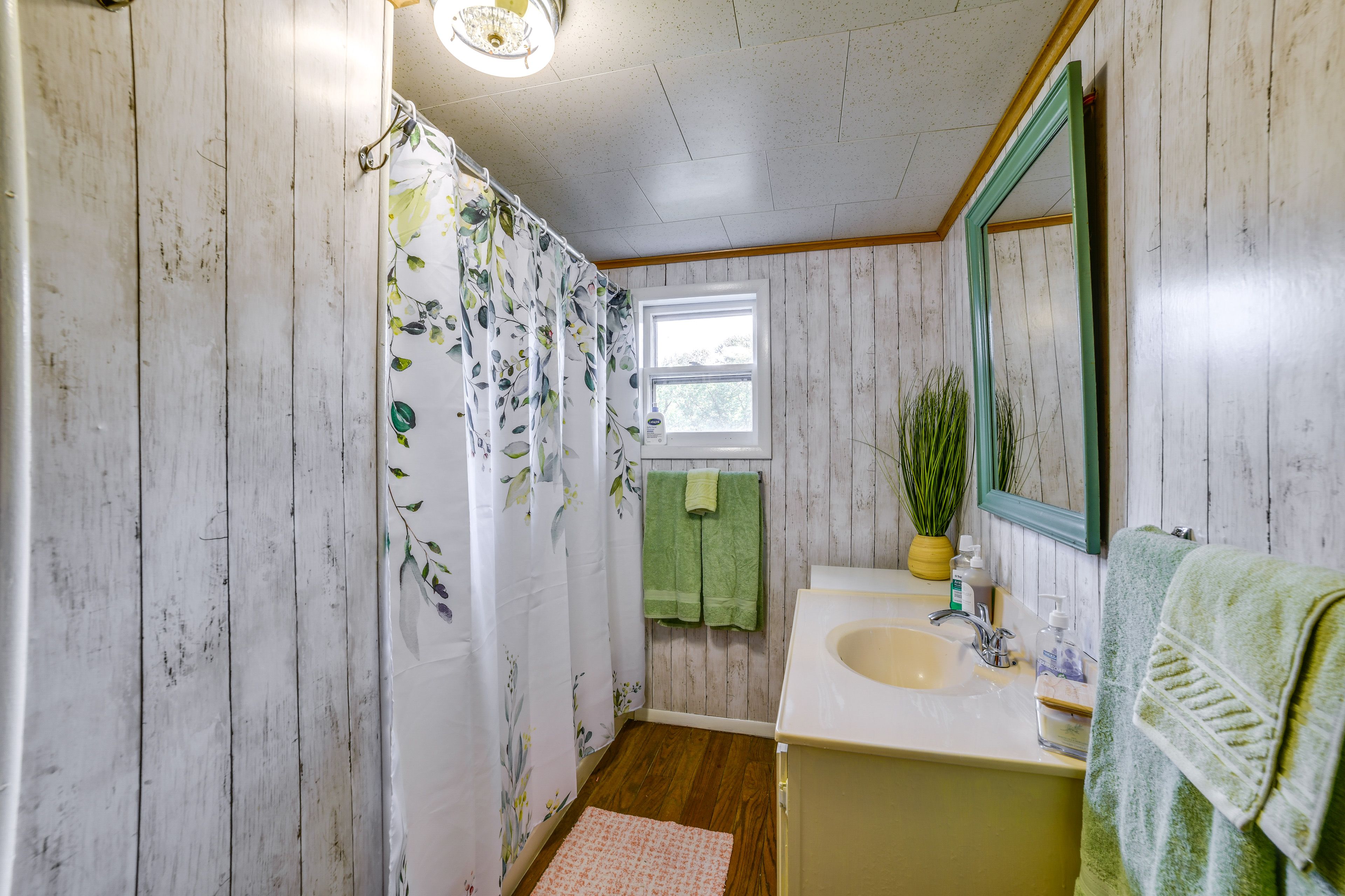 Bathroom | Towels Provided | 1st Floor